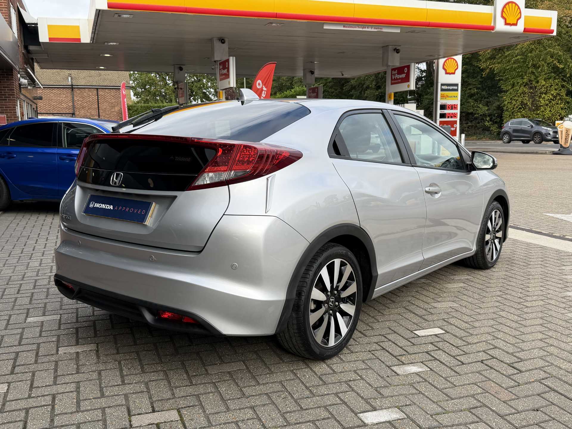 Honda Civic 1.8 i-VTEC SE Plus 5dr Auto - Image 12