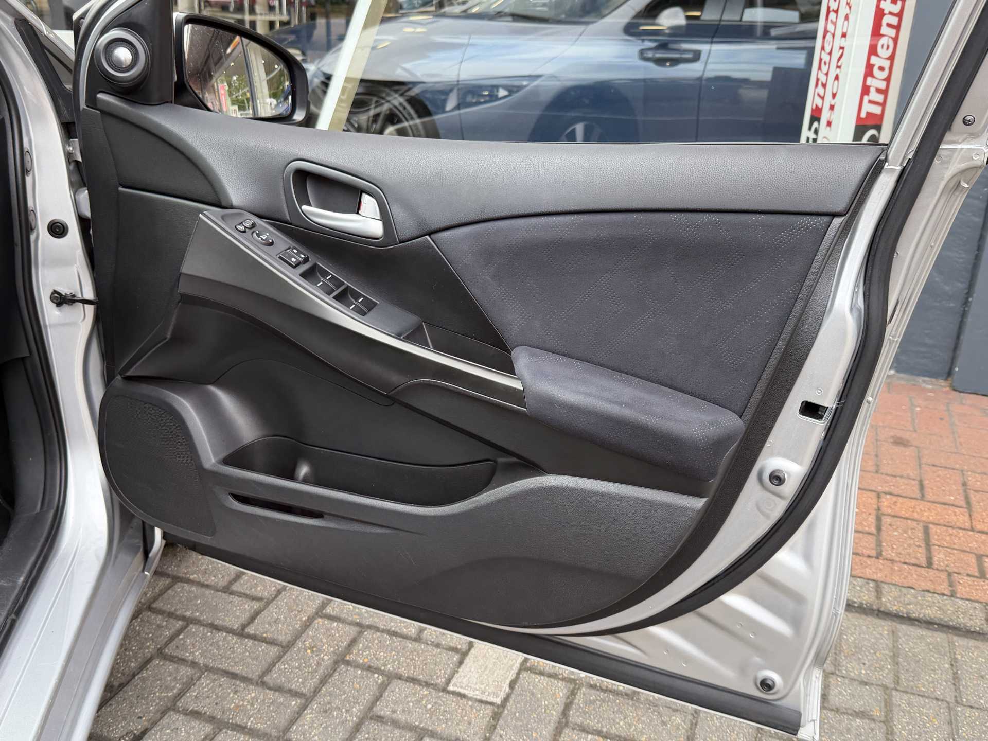 Honda Civic 1.8 i-VTEC SE Plus 5dr Auto - Image 17