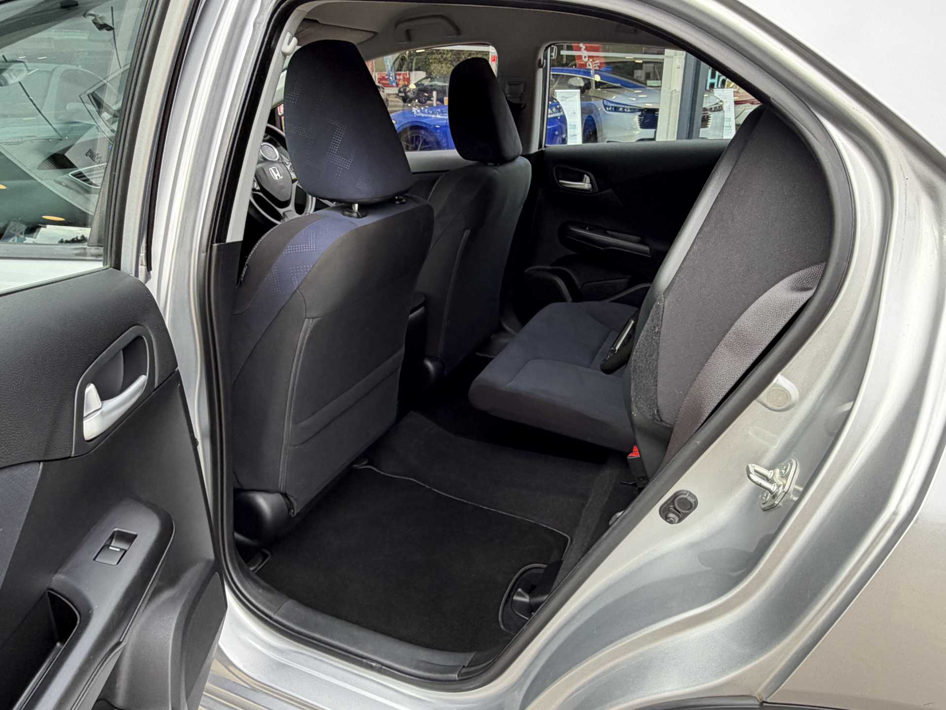 Honda Civic 1.8 i-VTEC SE Plus 5dr Auto - Image 18
