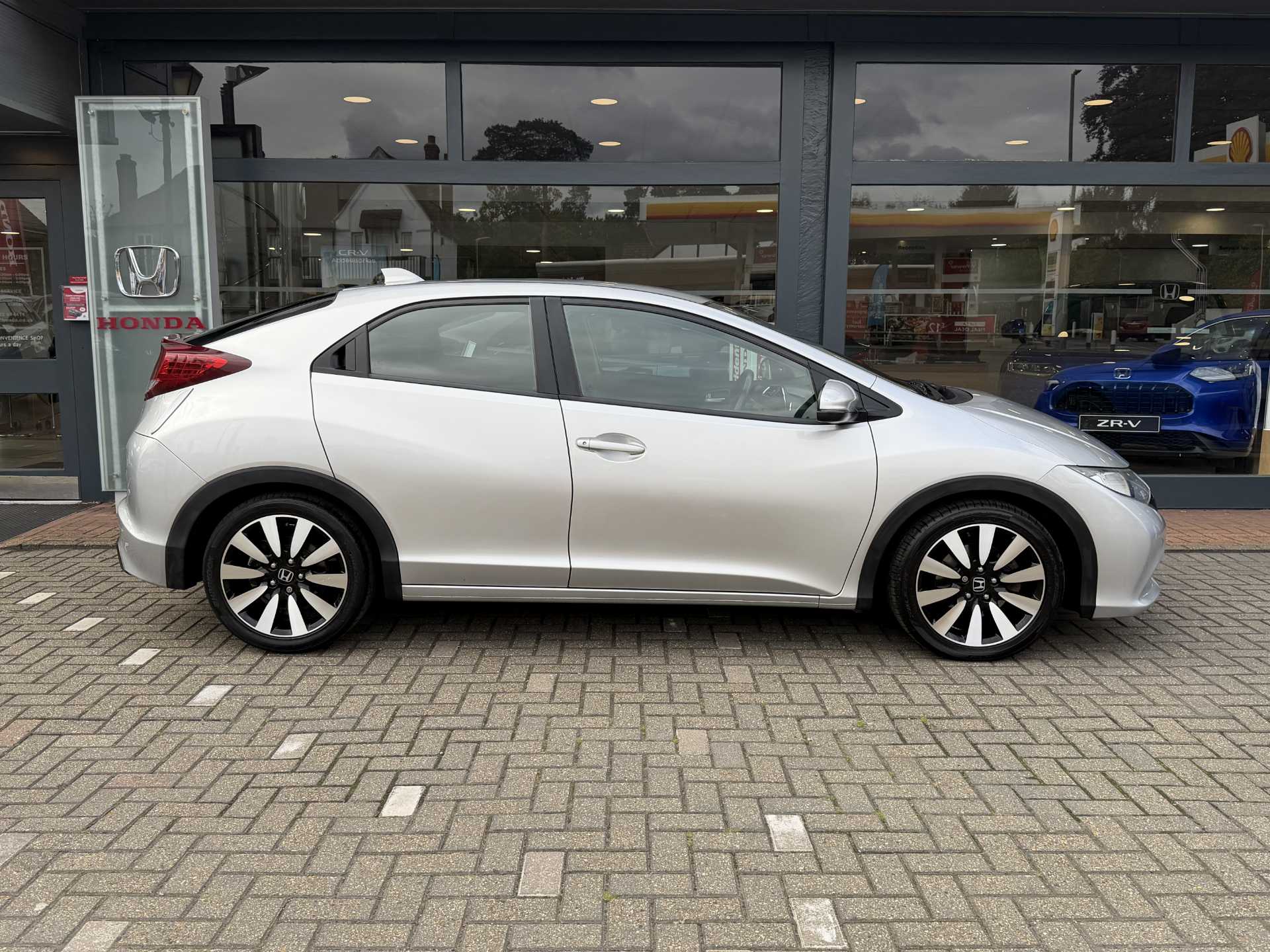 Honda Civic 1.8 i-VTEC SE Plus 5dr Auto - Image 5