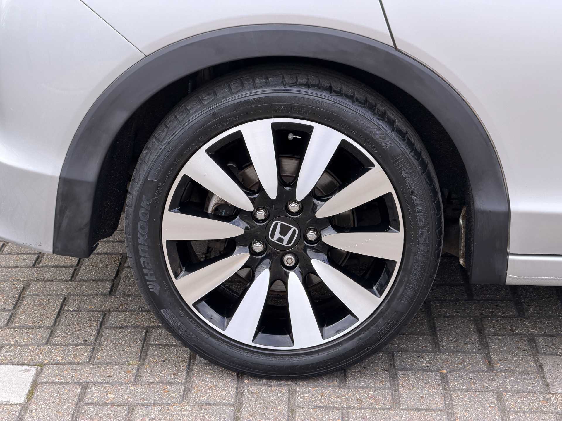Honda Civic 1.8 i-VTEC SE Plus 5dr Auto - Image 9