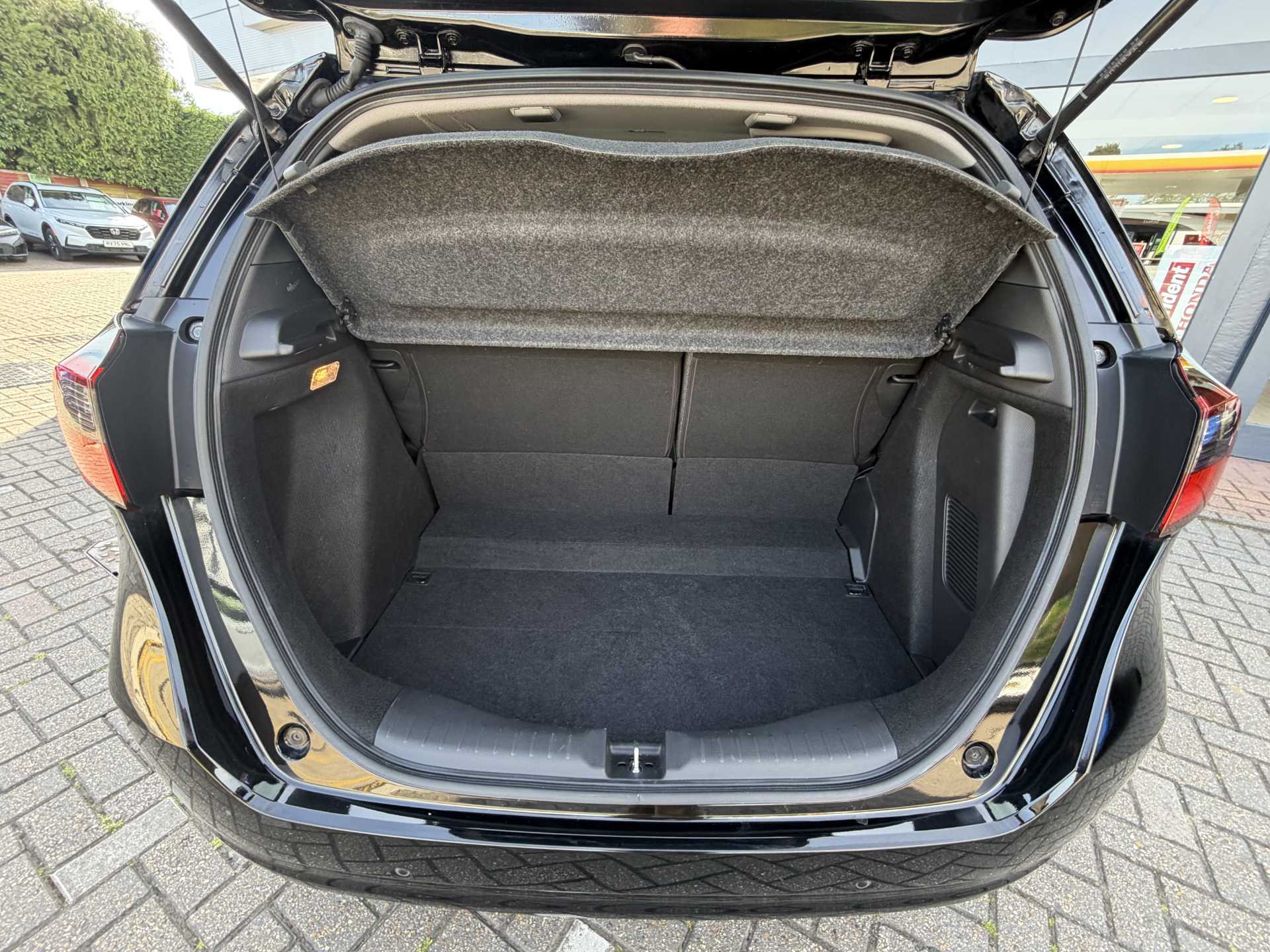 Honda Jazz 1.5 i-MMD Hybrid SR 5dr eCVT - Image 13