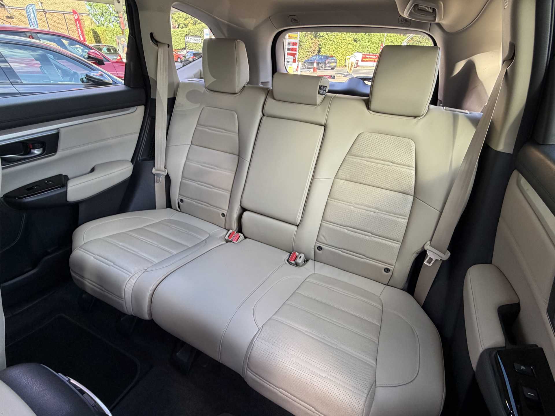 Honda CR-V 2.0 i-MMD Hybrid EX 5dr eCVT — image 8