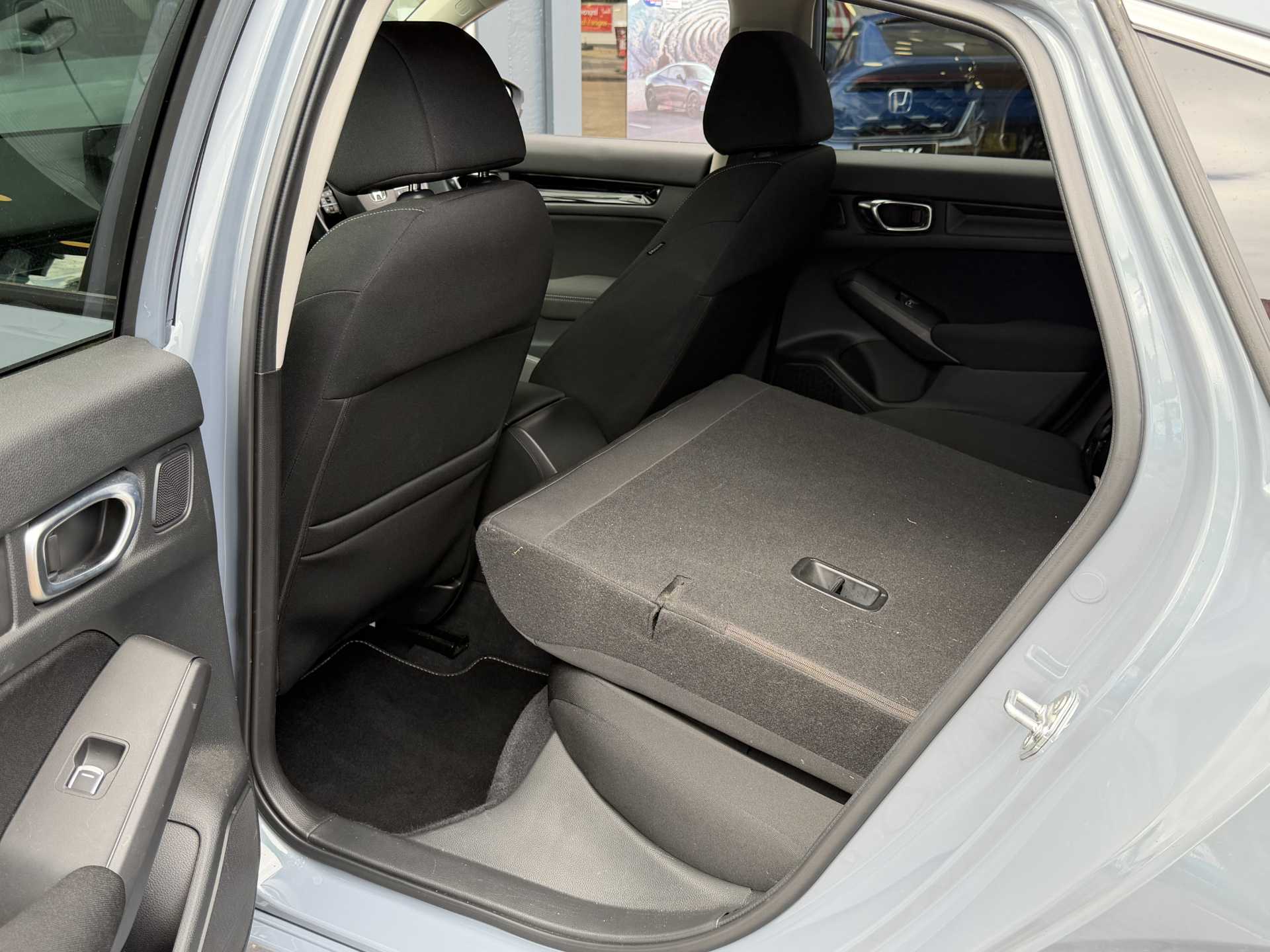 Honda Civic 2.0 eHEV Elegance 5dr CVT - Image 19