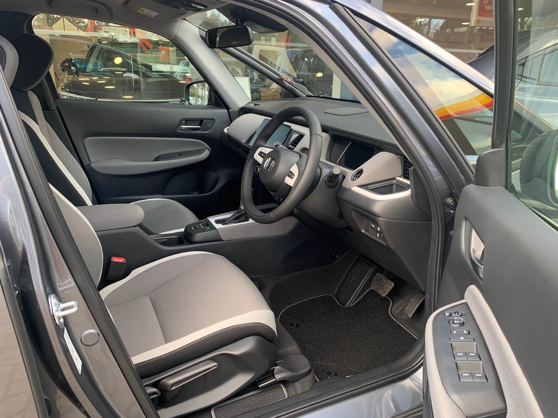 Honda JAZZ 1.5 i-MMD Hybrid Crosstar EX 5dr eCVT - Image 15