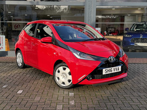 Toyota AYGO 1.0 VVT-i X-Play 5dr