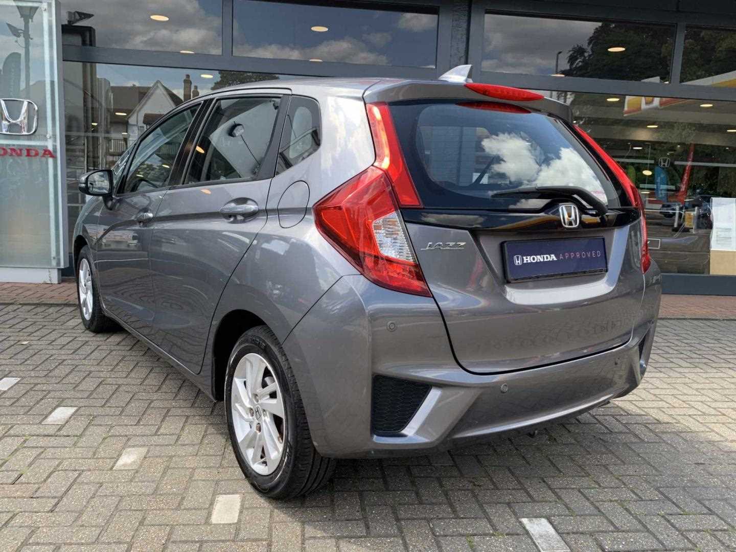 Honda JAZZ 1.3 SE Navi 5dr CVT - Image 3