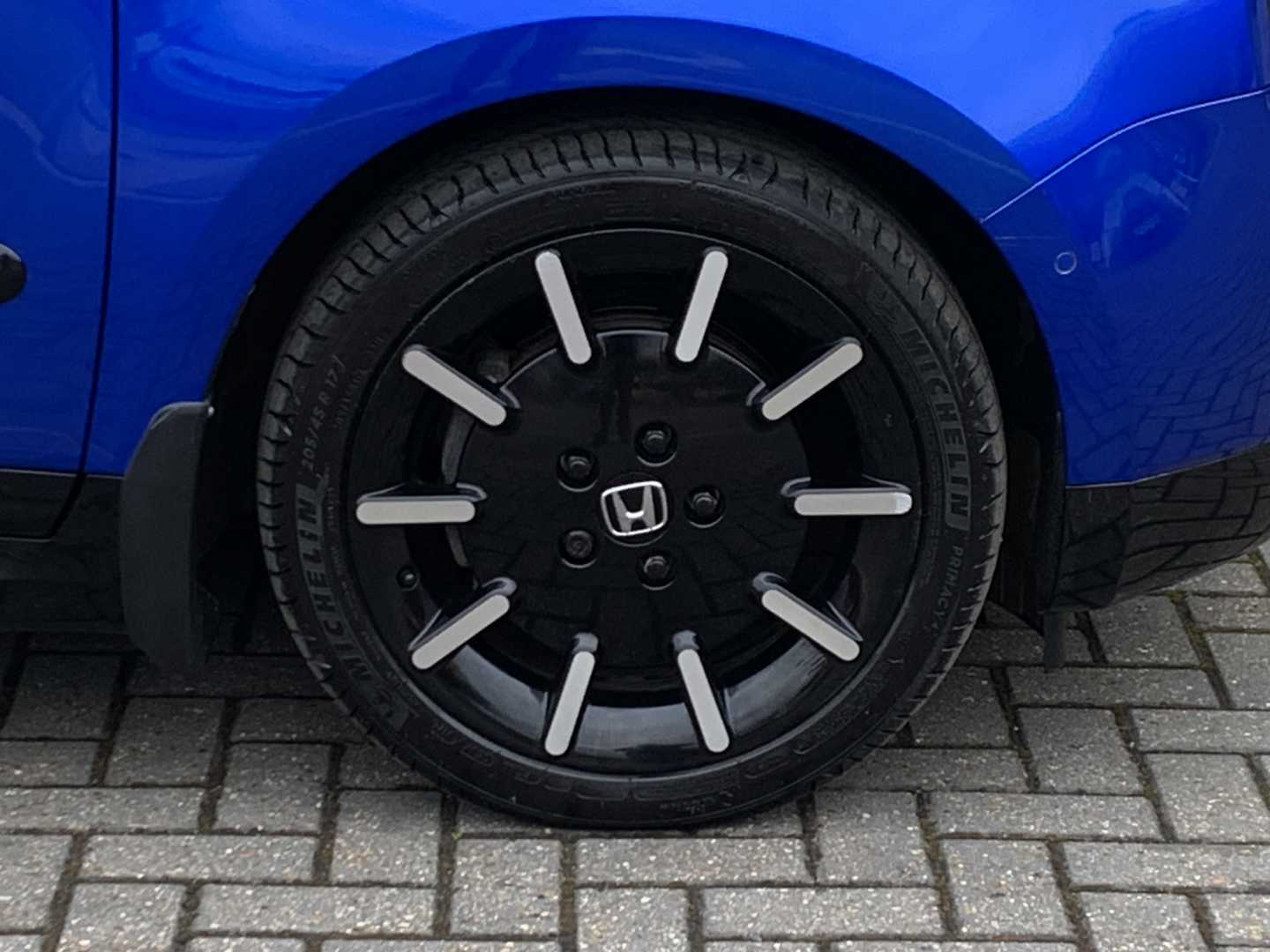 Honda e 113kW Advance 36kWh 5dr Auto 17AW - Image 9