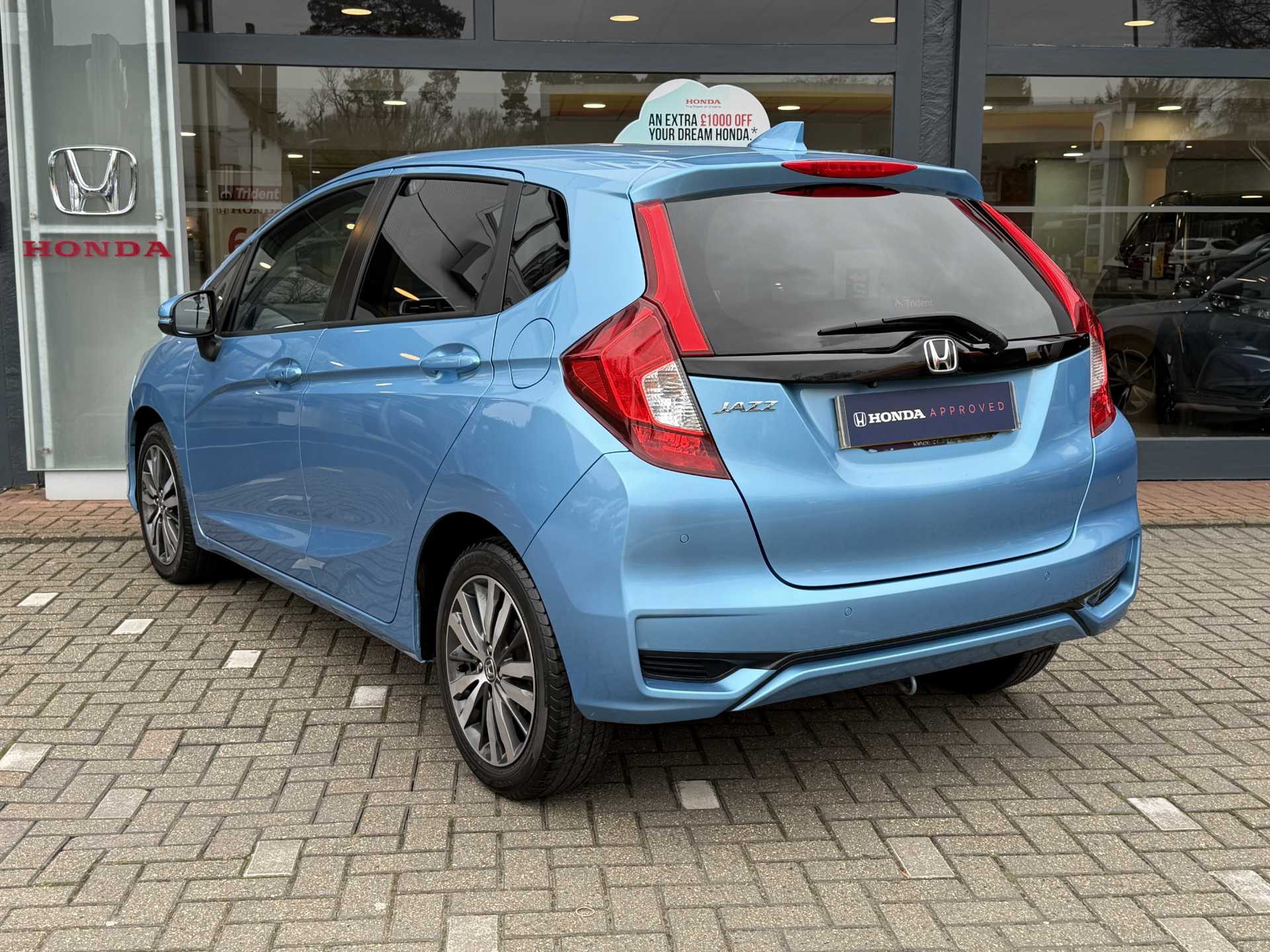 Honda Jazz 1.3 i-VTEC EX Navi 5dr - Image 3