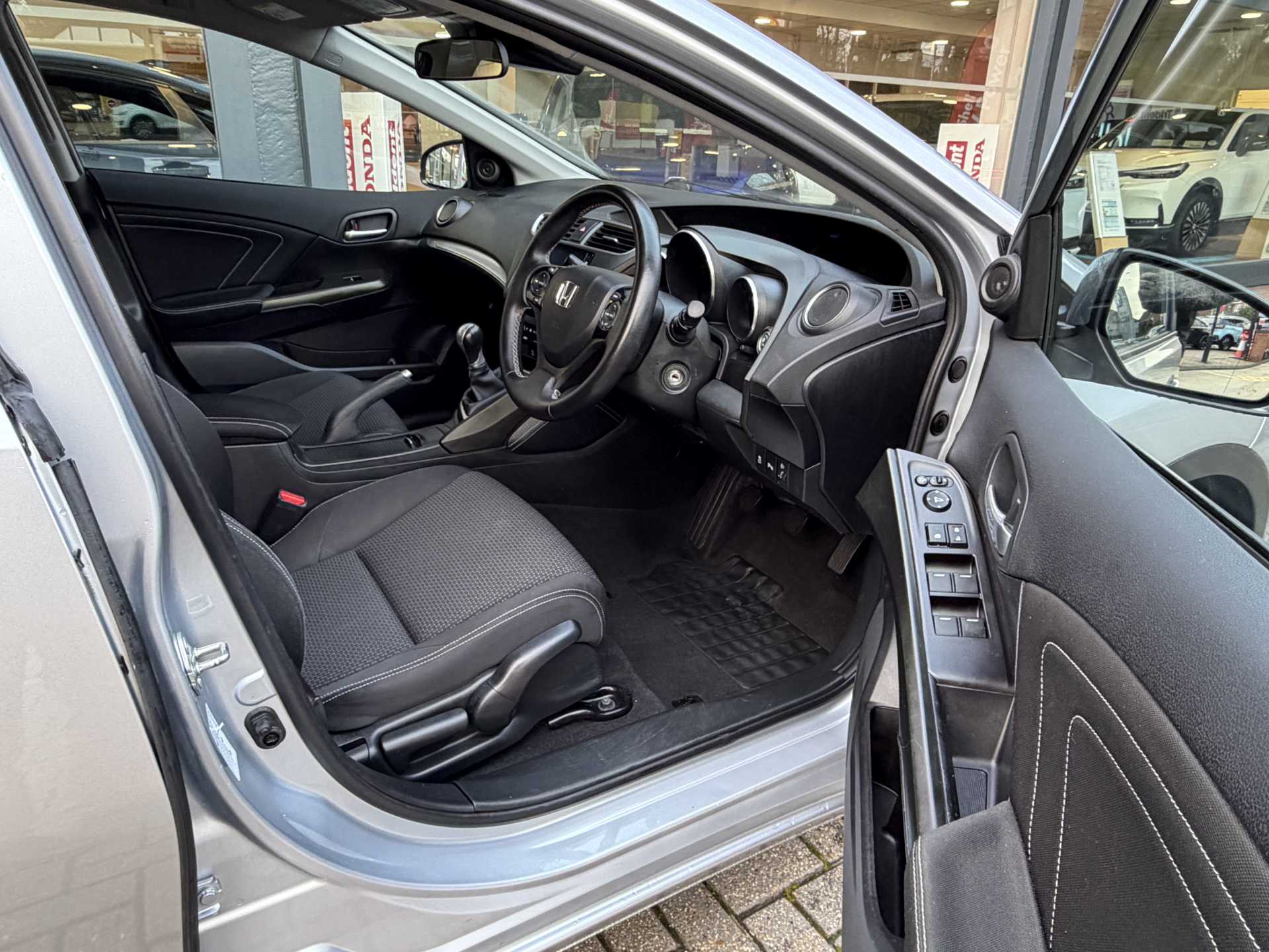 Honda Civic 1.8 i-VTEC SR 5dr [DASP] - Image 15