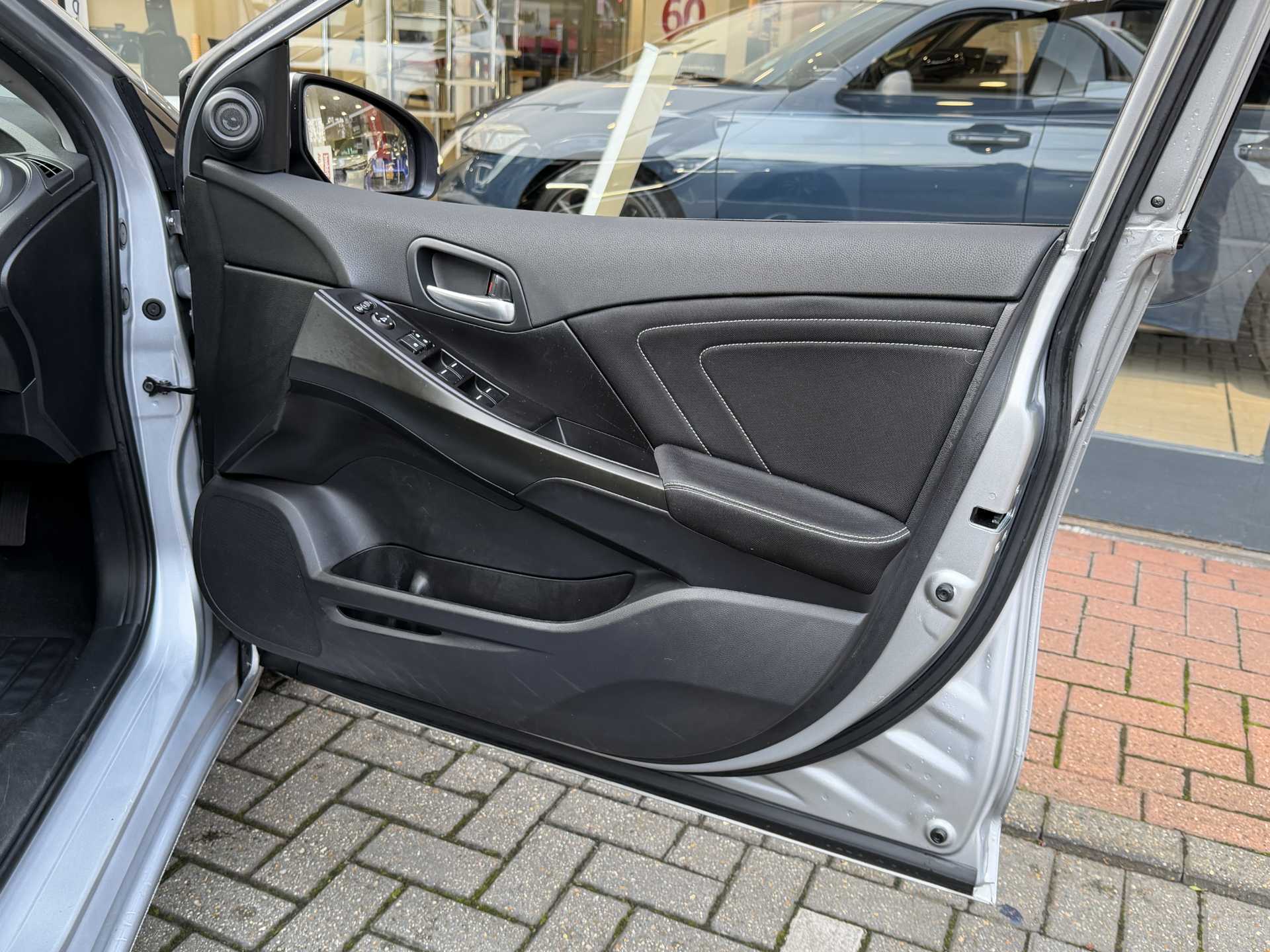 Honda Civic 1.8 i-VTEC SR 5dr [DASP] - Image 17