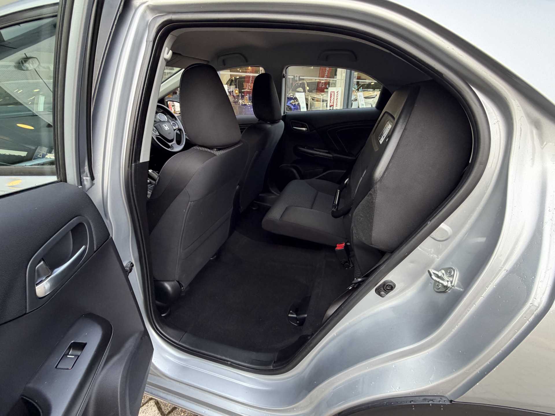 Honda Civic 1.8 i-VTEC SR 5dr [DASP] - Image 18