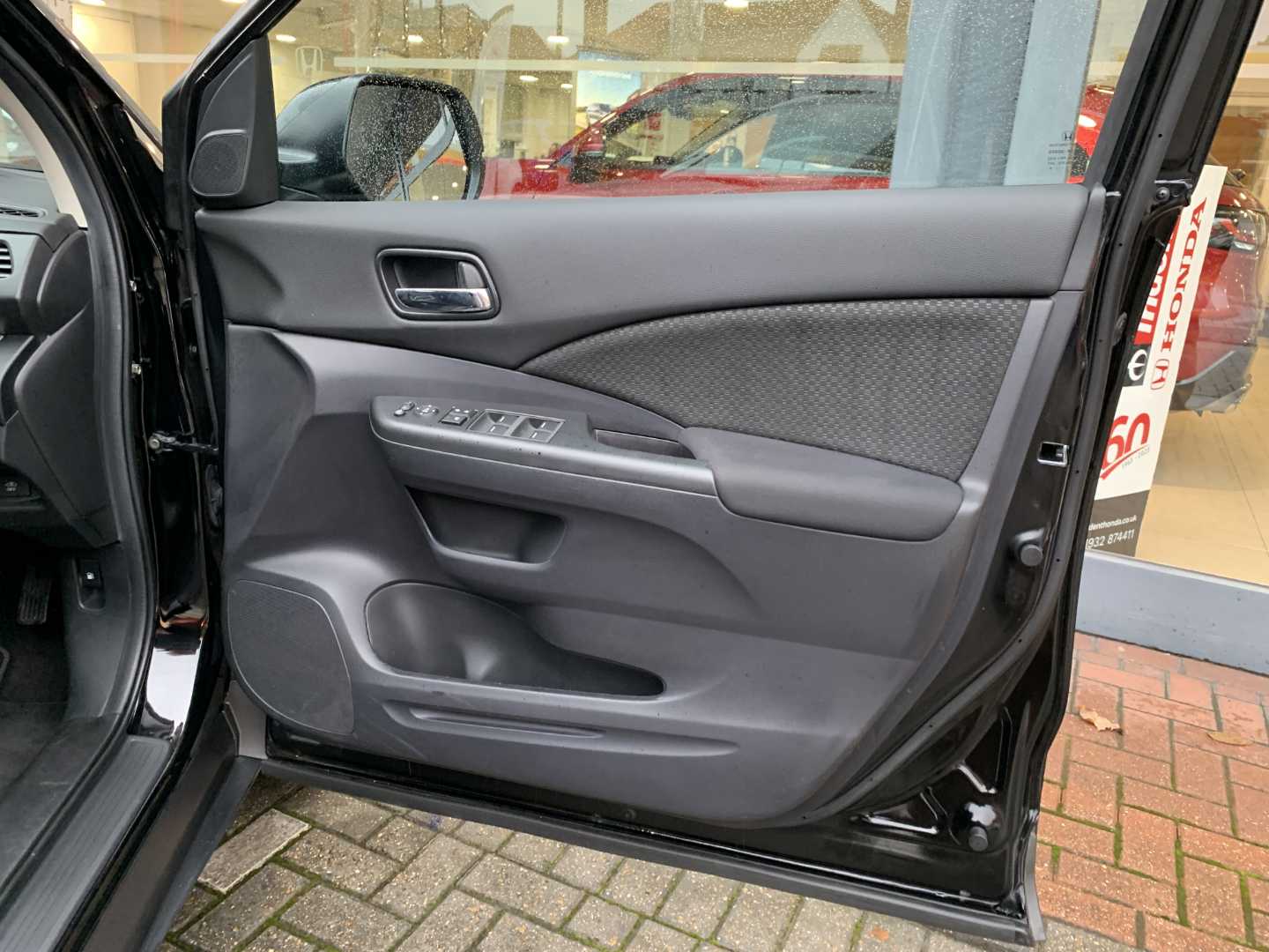 Honda CR-V 2.0 i-VTEC SE Plus 5dr Auto [Nav] - Image 17