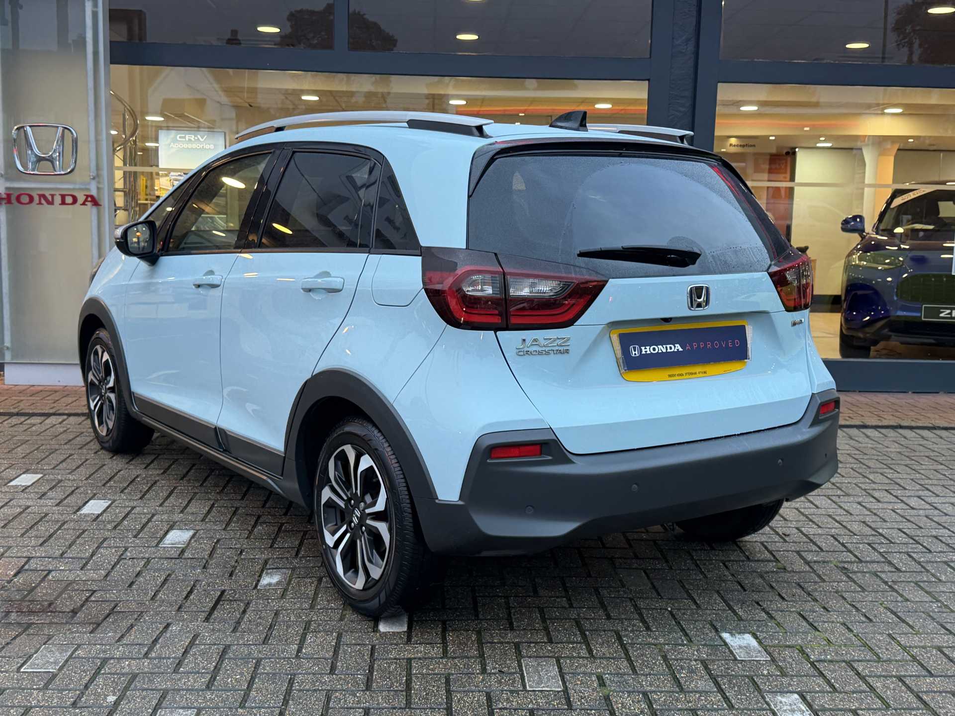 Honda Jazz 1.5 i-MMD Hybrid Crosstar EX 5dr eCVT - Image 3