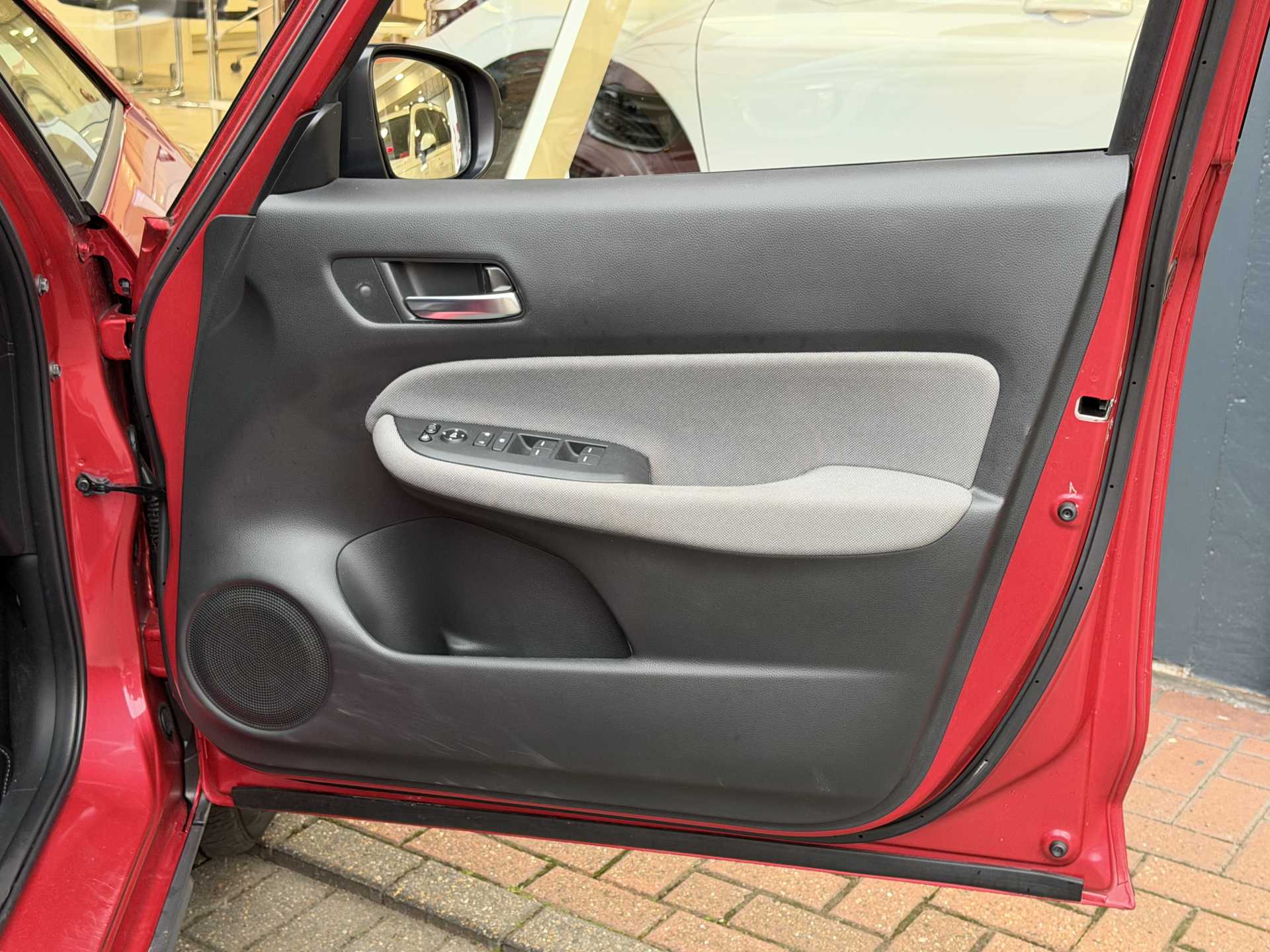 Honda Jazz 1.5 i-MMD Hybrid Crosstar EX 5dr eCVT - Image 17