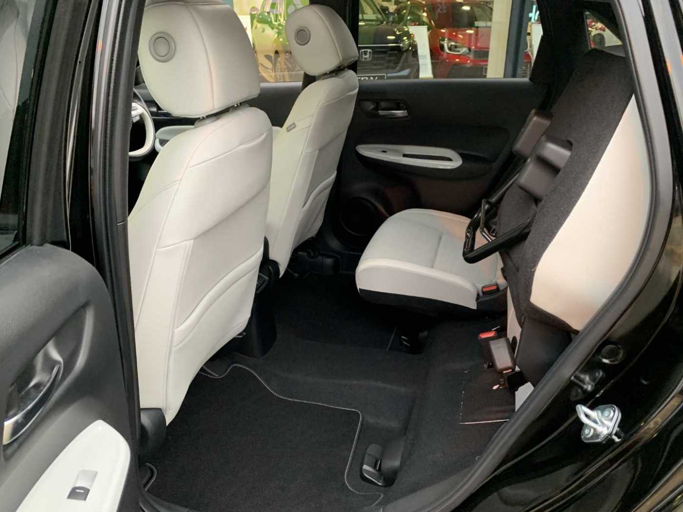 Honda JAZZ 1.5 i-MMD Hybrid EX 5dr eCVT - Image 18