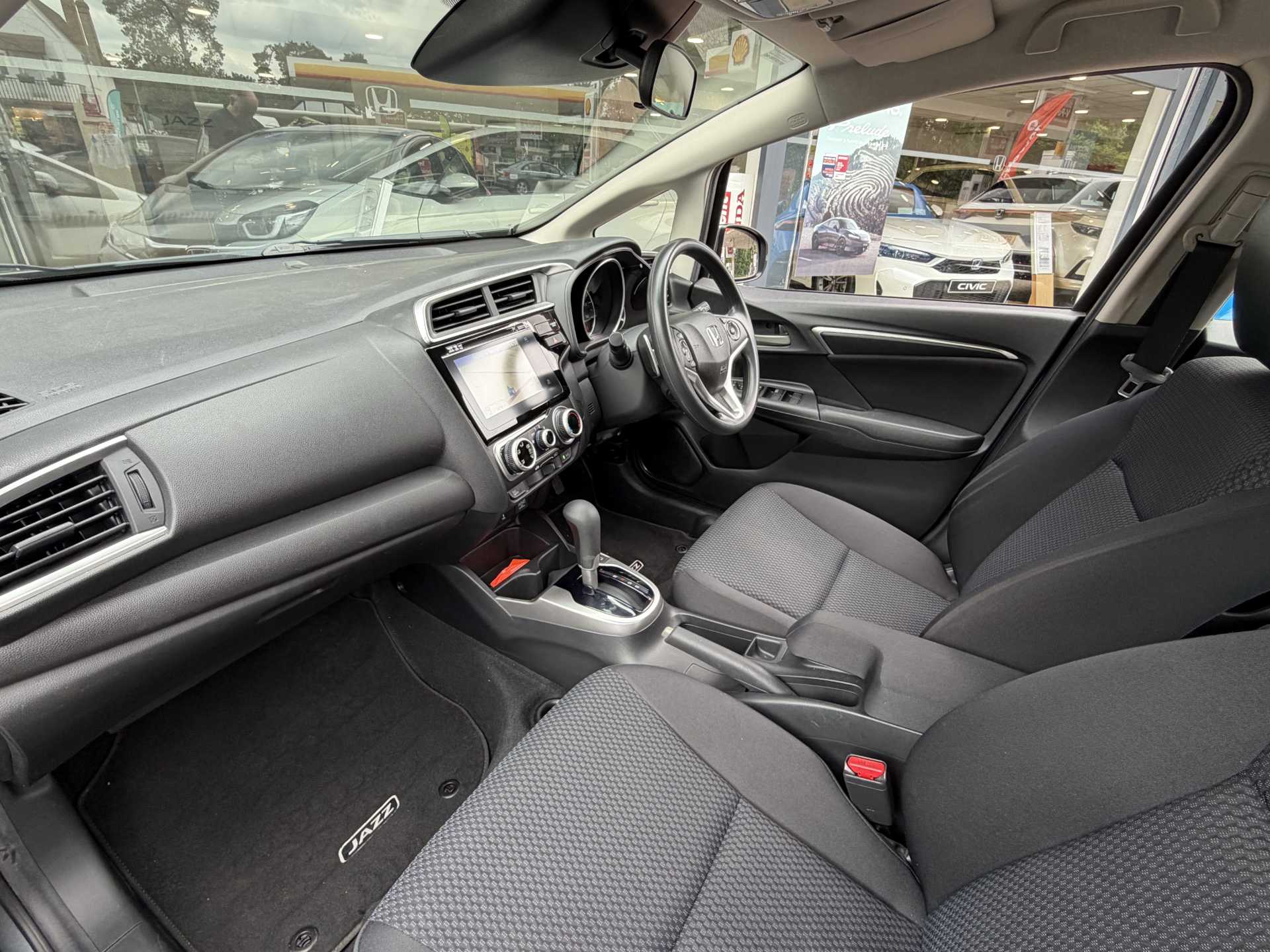 Honda Jazz 1.3 i-VTEC SE Navi 5dr CVT - Image 2