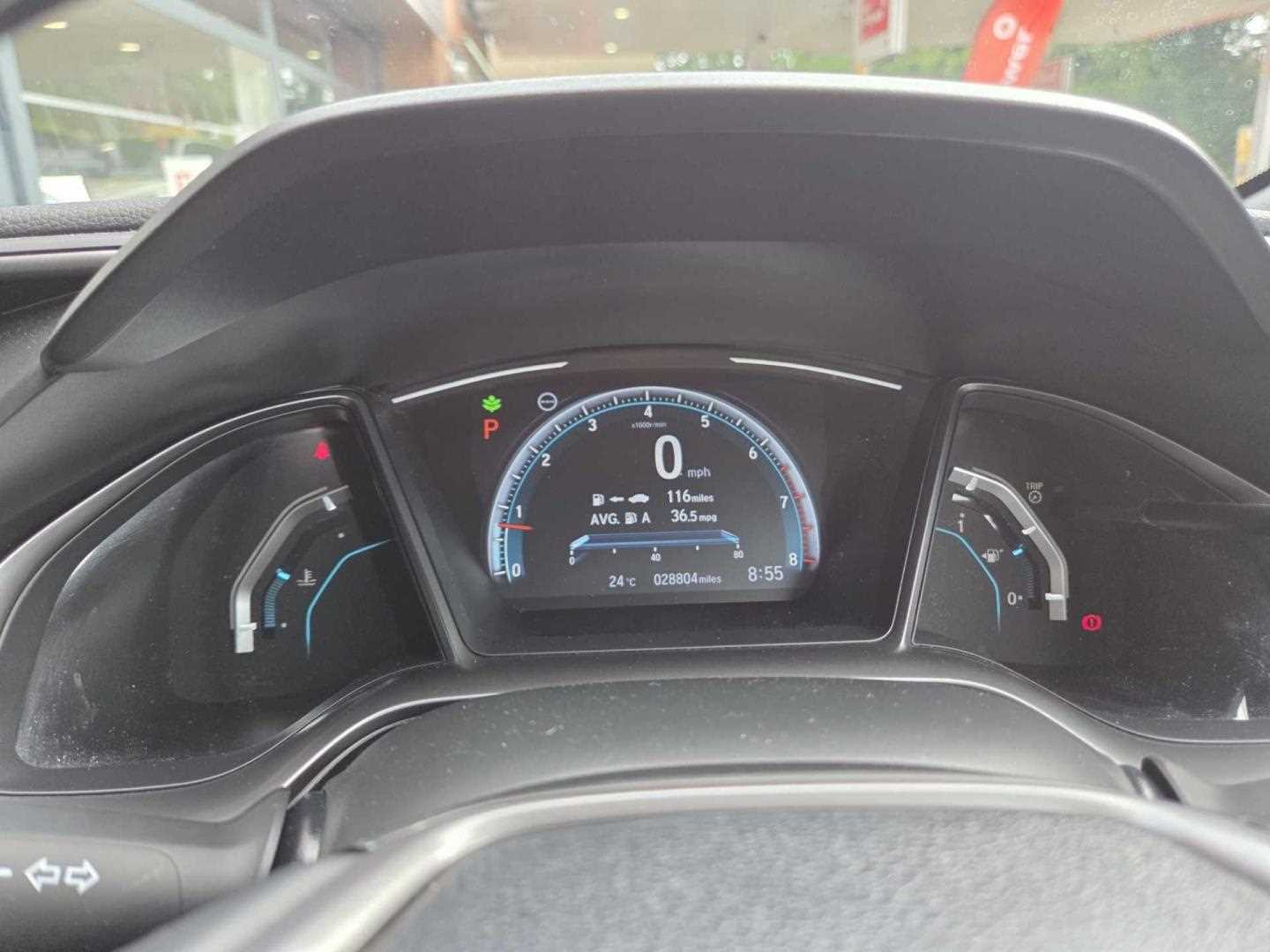 Honda CIVIC 1.5 VTEC Turbo Prestige 5dr CVT - Image 11