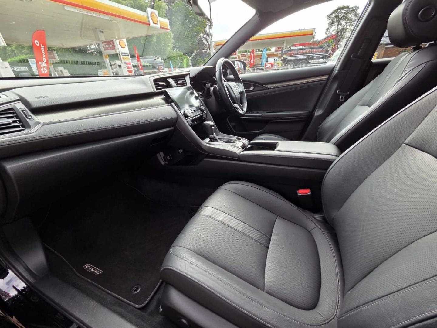 Honda CIVIC 1.5 VTEC Turbo Prestige 5dr CVT - Image 2