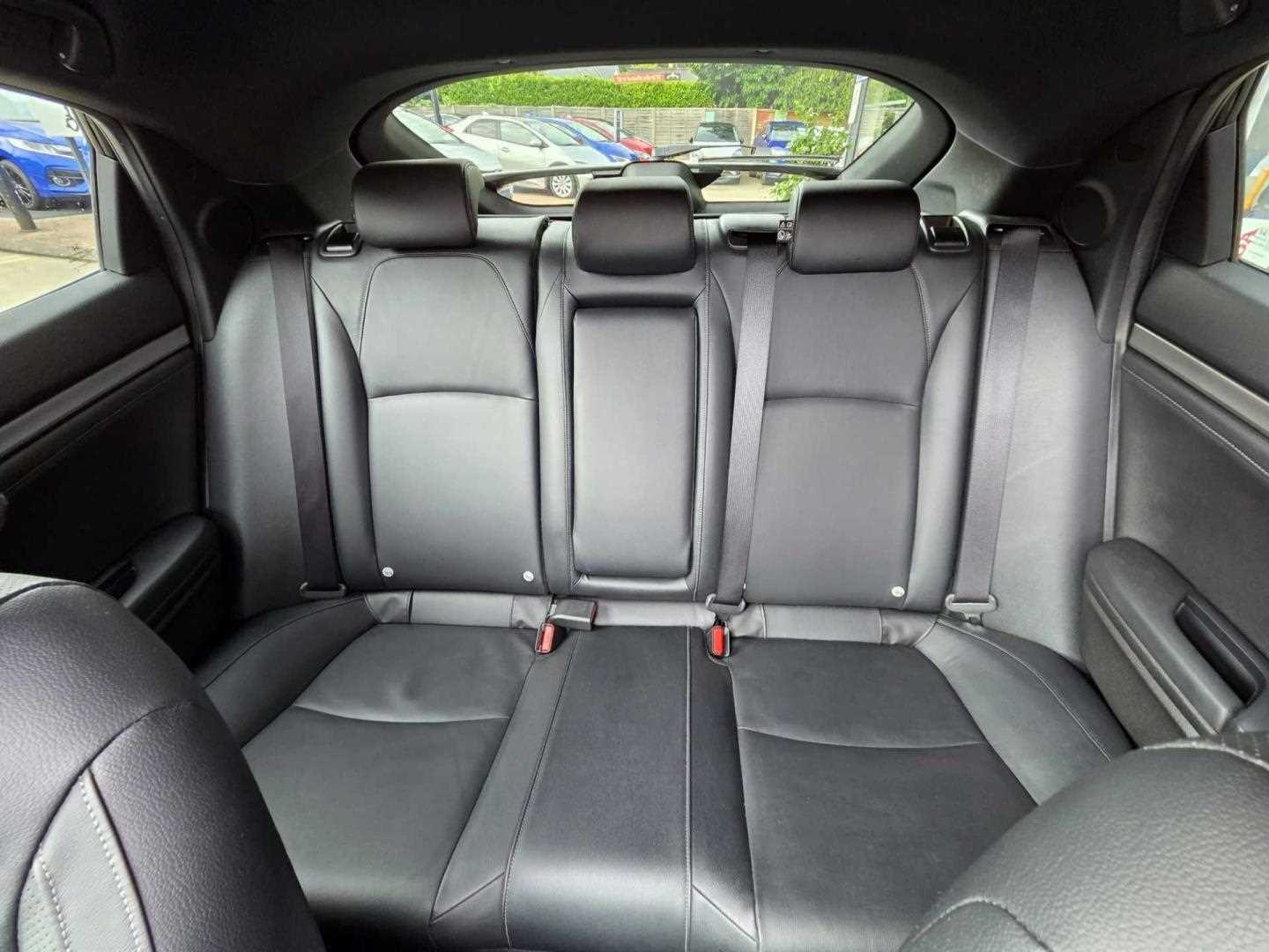 Honda CIVIC 1.5 VTEC Turbo Prestige 5dr CVT - Image 8