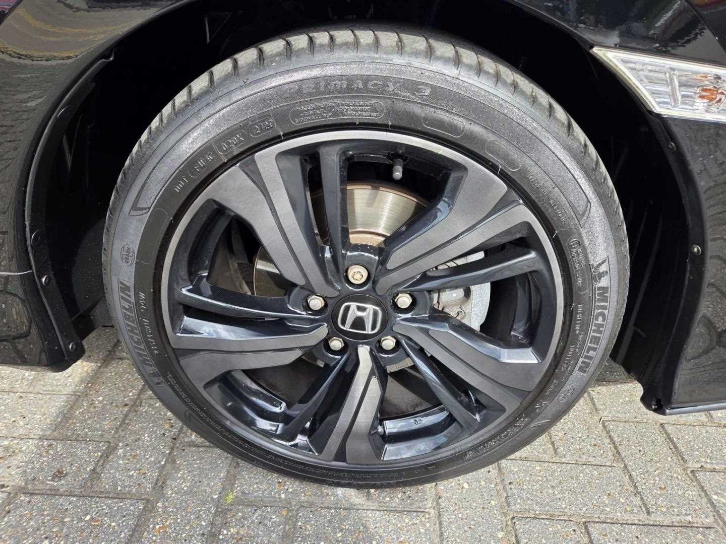 Honda CIVIC 1.5 VTEC Turbo Prestige 5dr CVT - Image 9