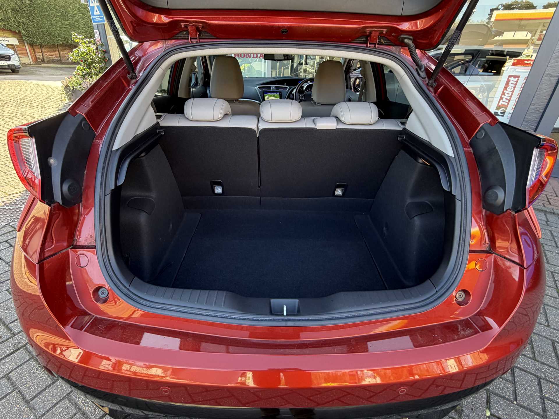 Honda Civic 1.8 i-VTEC SR 5dr Auto - Image 13