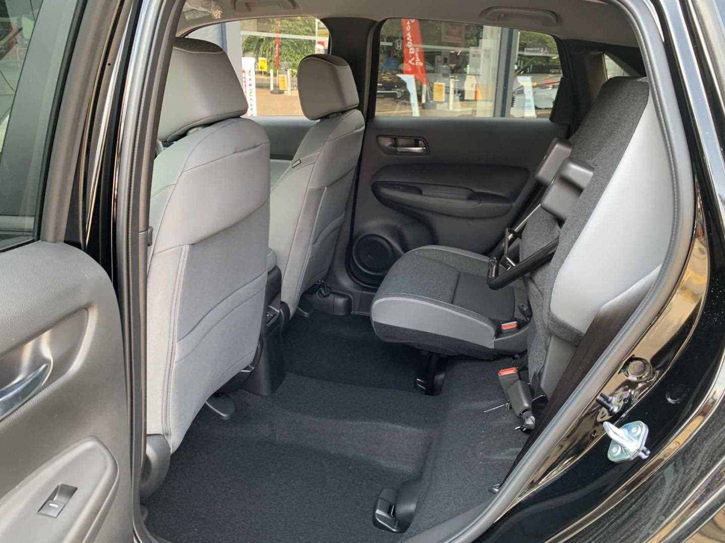 Honda JAZZ 1.5 i-MMD Hybrid Advance Sport 5dr eCVT - Image 18