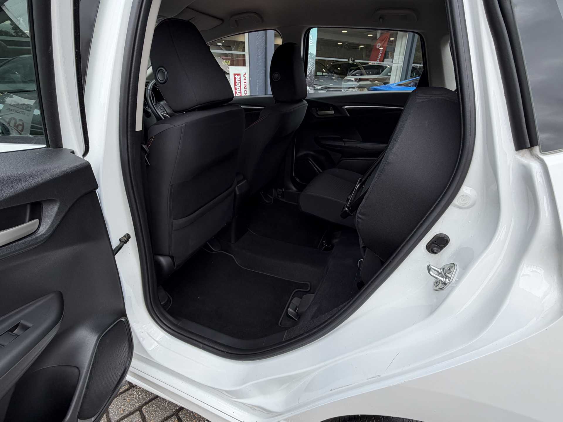 Honda Jazz 1.5 i-VTEC Sport 5dr Navi CVT - Image 18