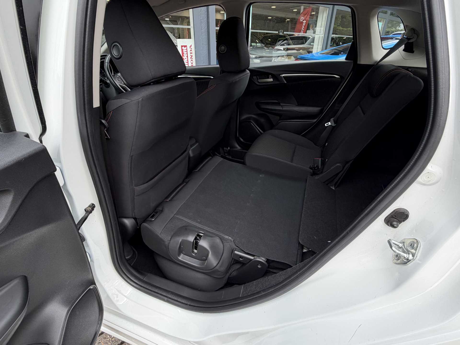 Honda Jazz 1.5 i-VTEC Sport 5dr Navi CVT - Image 19