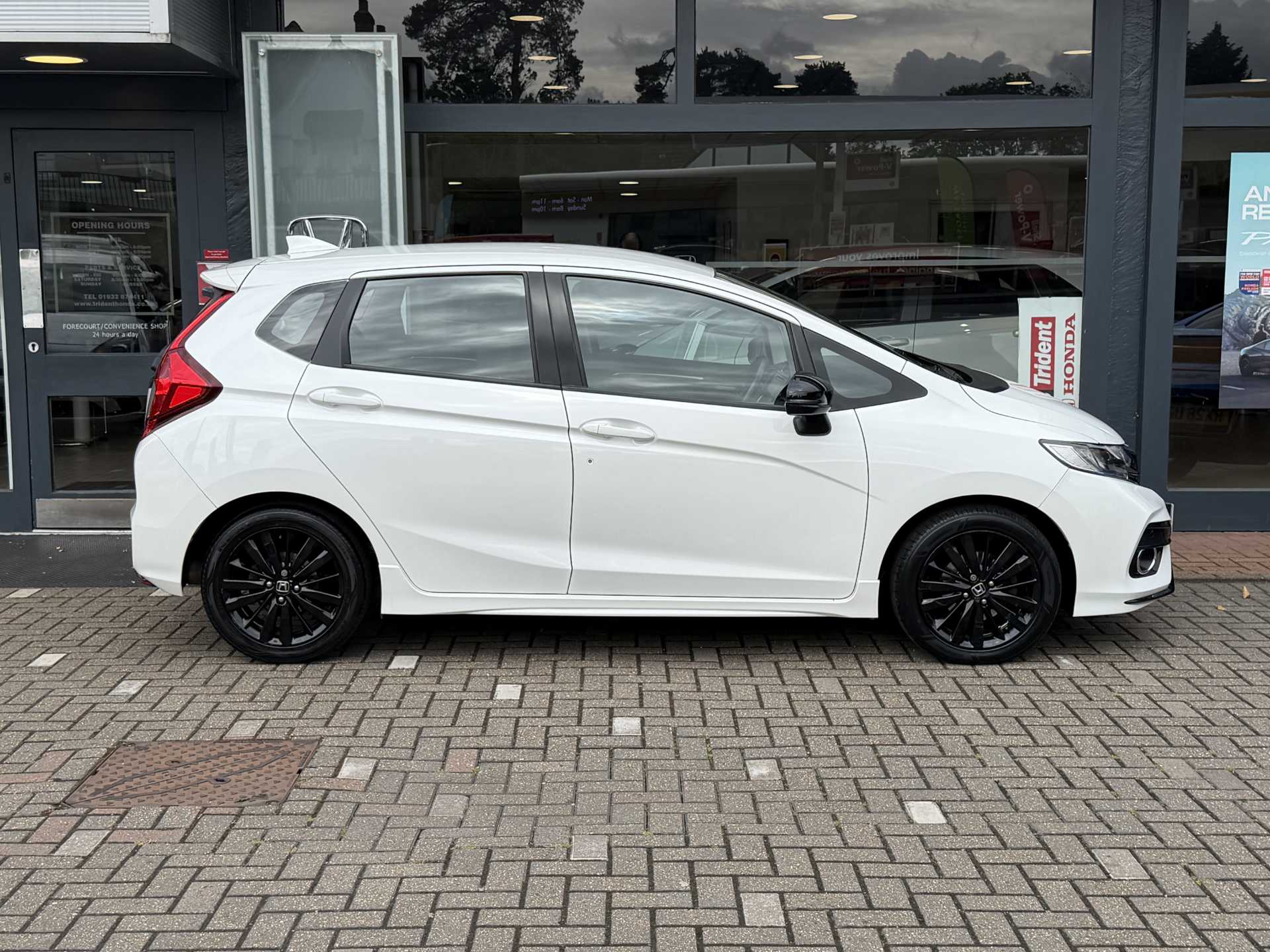 Honda Jazz 1.5 i-VTEC Sport 5dr Navi CVT - Image 5