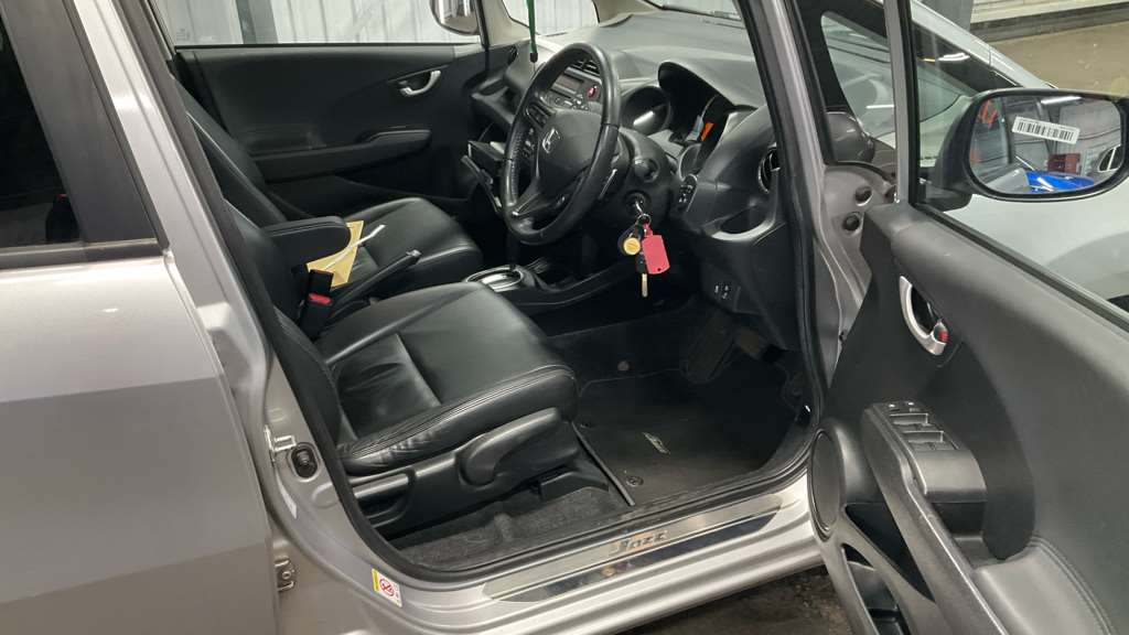 Honda Jazz 1.4 i-VTEC EXL 5dr CVT — image 2