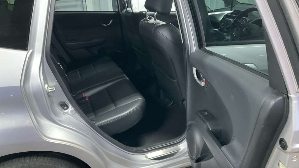 Honda Jazz 1.4 i-VTEC EXL 5dr CVT - Image 8