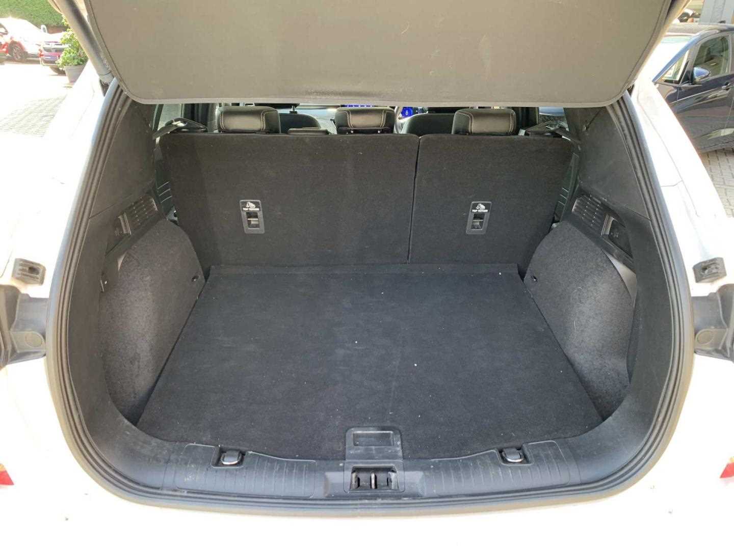 Ford KUGA 2.5 PHEV Vignale 5dr CVT - Image 13