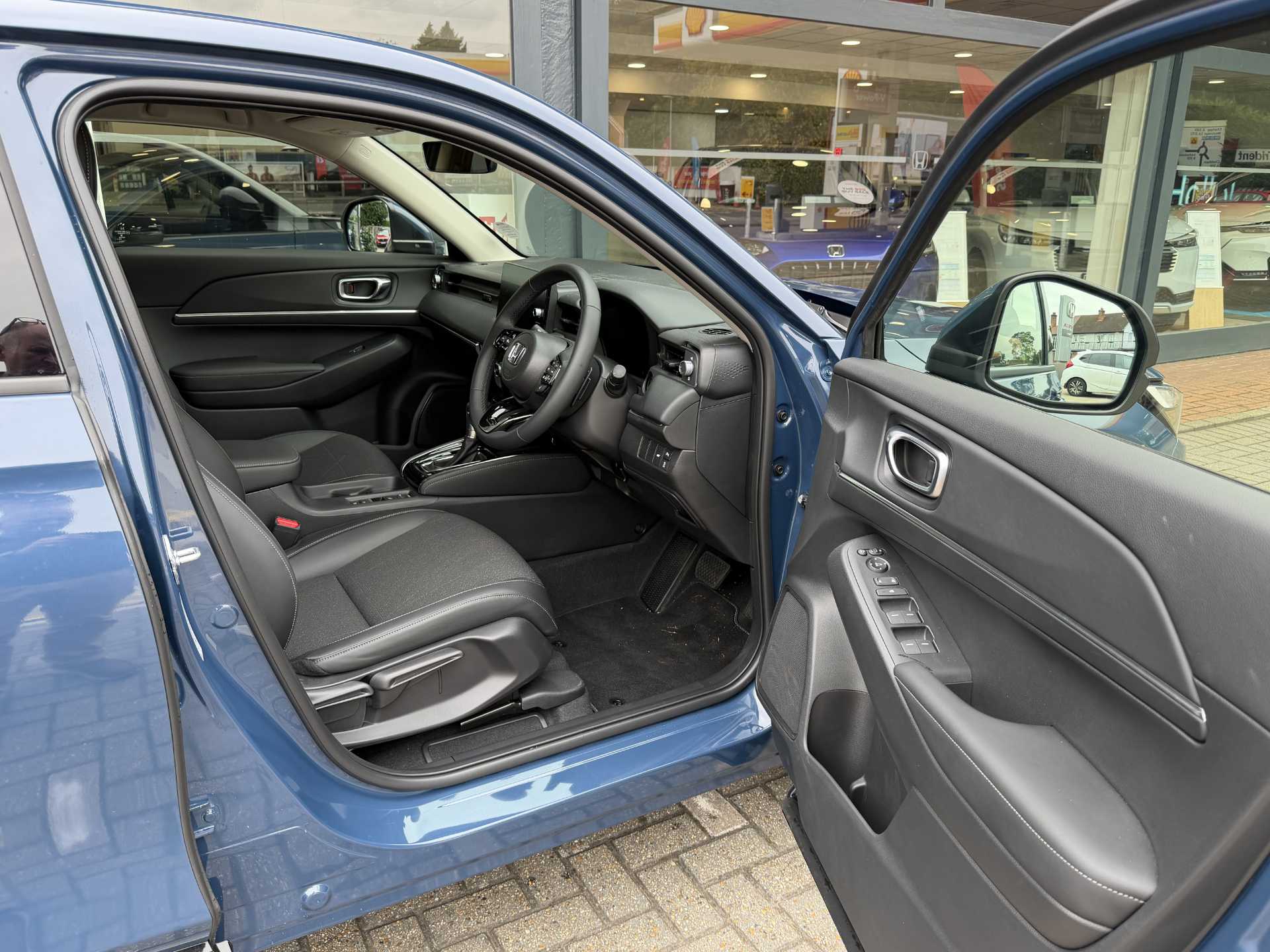 Honda HR-V 1.5 eHEV Advance 5dr CVT - Image 15