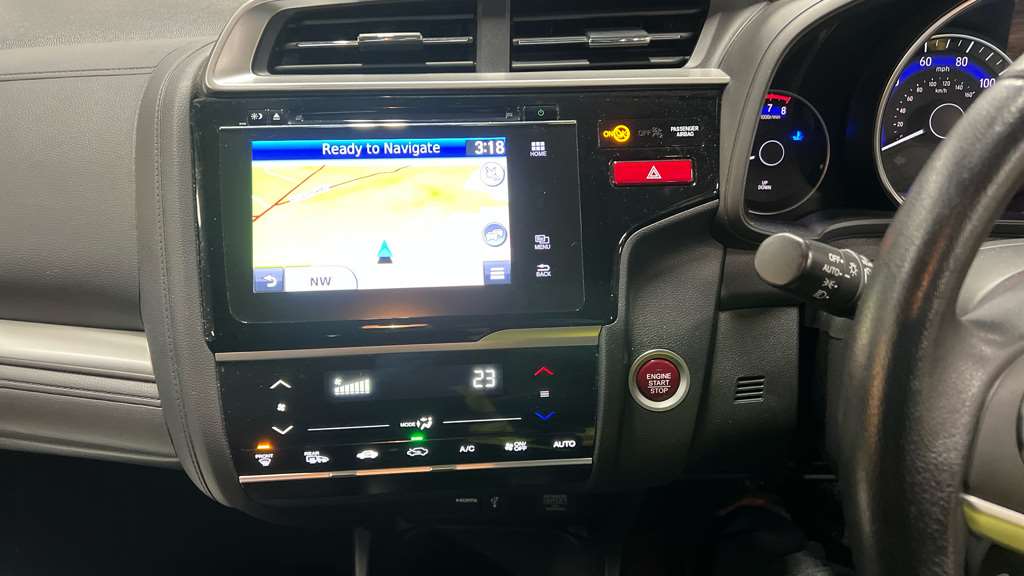 Honda Jazz 1.3 EX Navi 5dr - Image 4