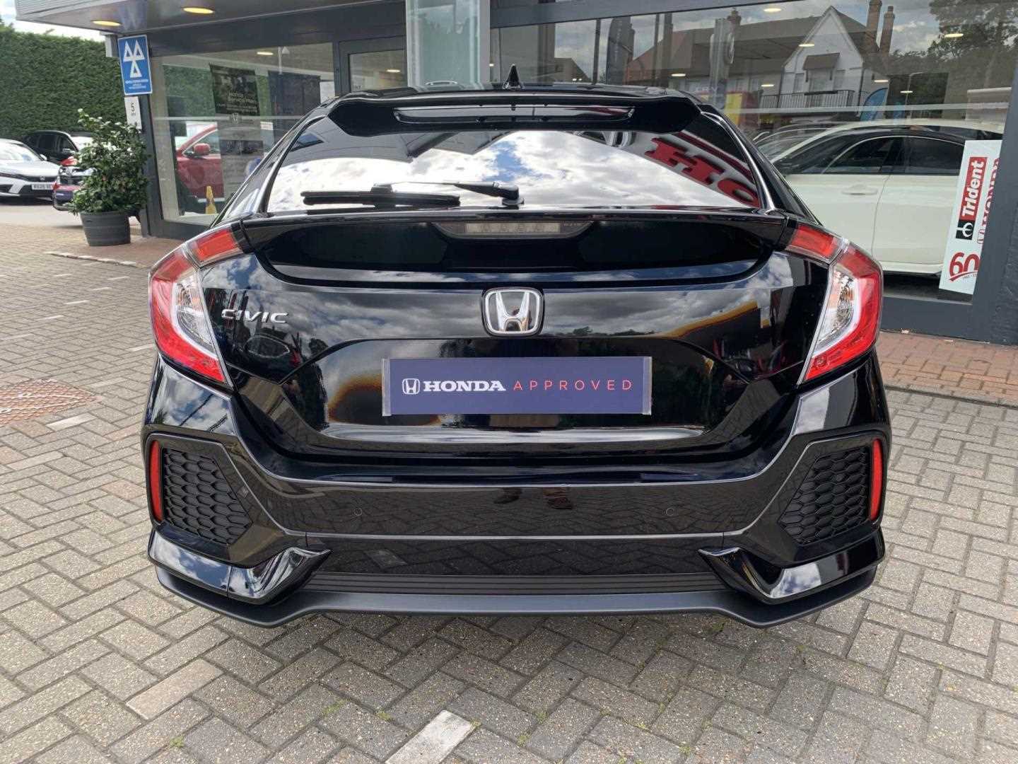 Honda CIVIC 1.5 VTEC Turbo Prestige 5dr CVT - Image 7