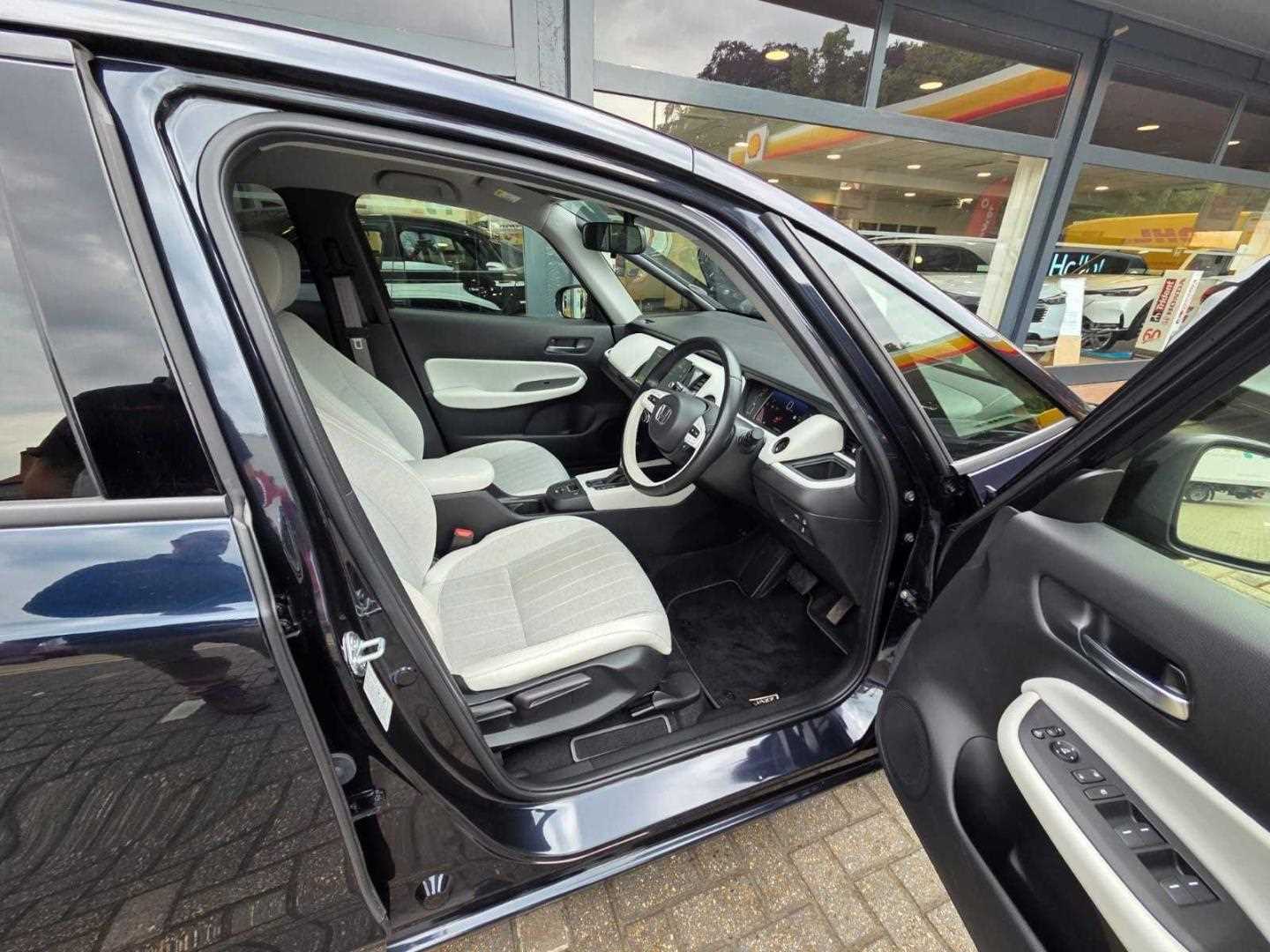 Honda JAZZ 1.5 i-MMD Hybrid EX 5dr eCVT - Image 15
