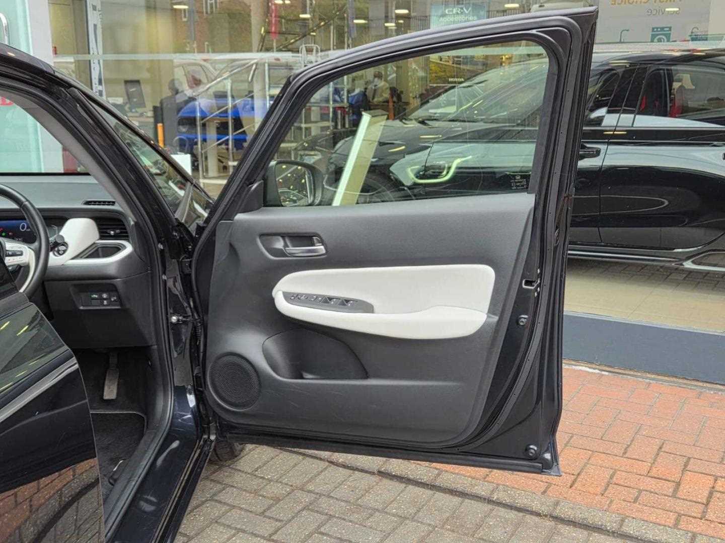 Honda JAZZ 1.5 i-MMD Hybrid EX 5dr eCVT - Image 17