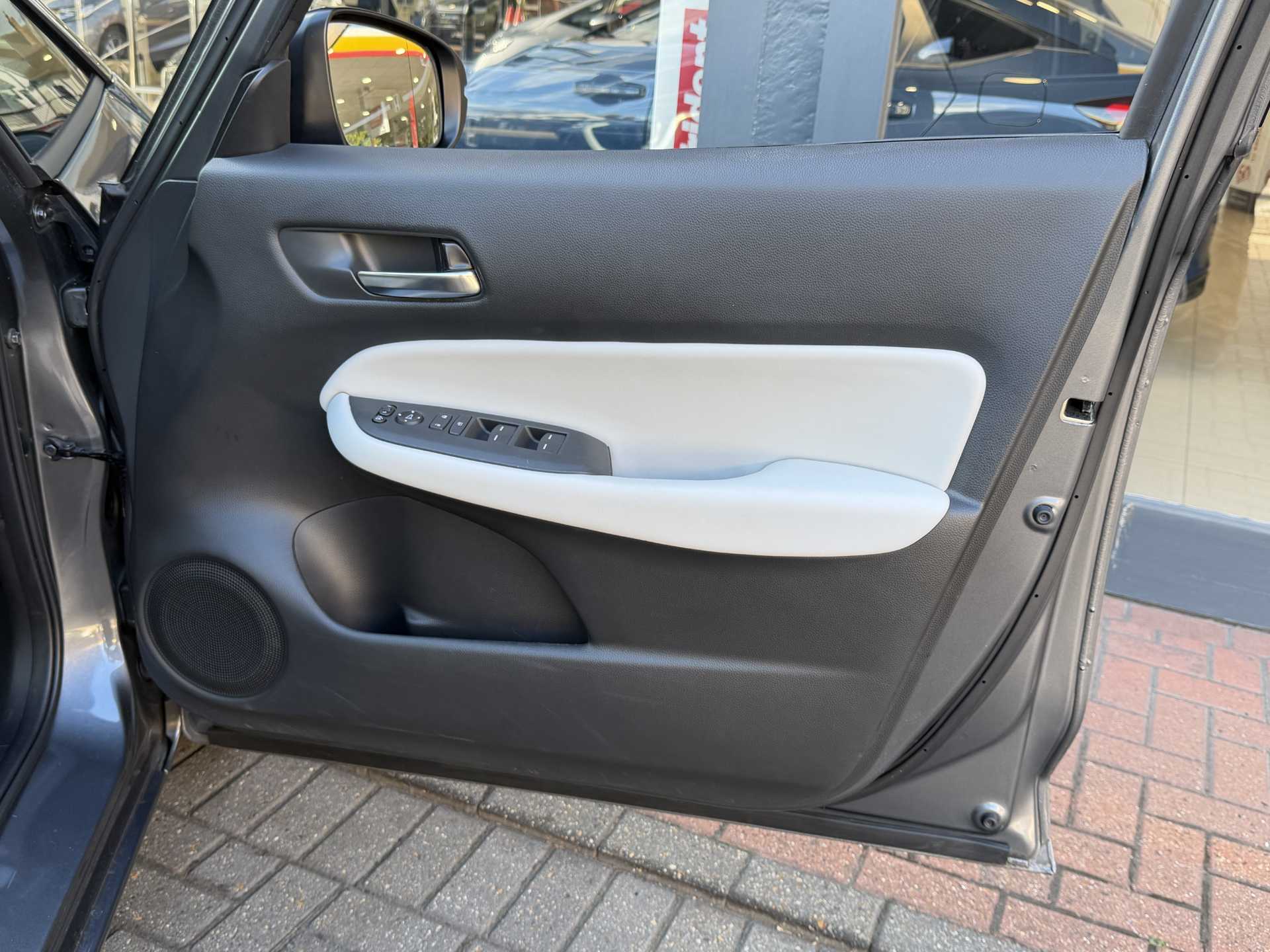 Honda Jazz 1.5 i-MMD Hybrid EX 5dr eCVT - Image 17