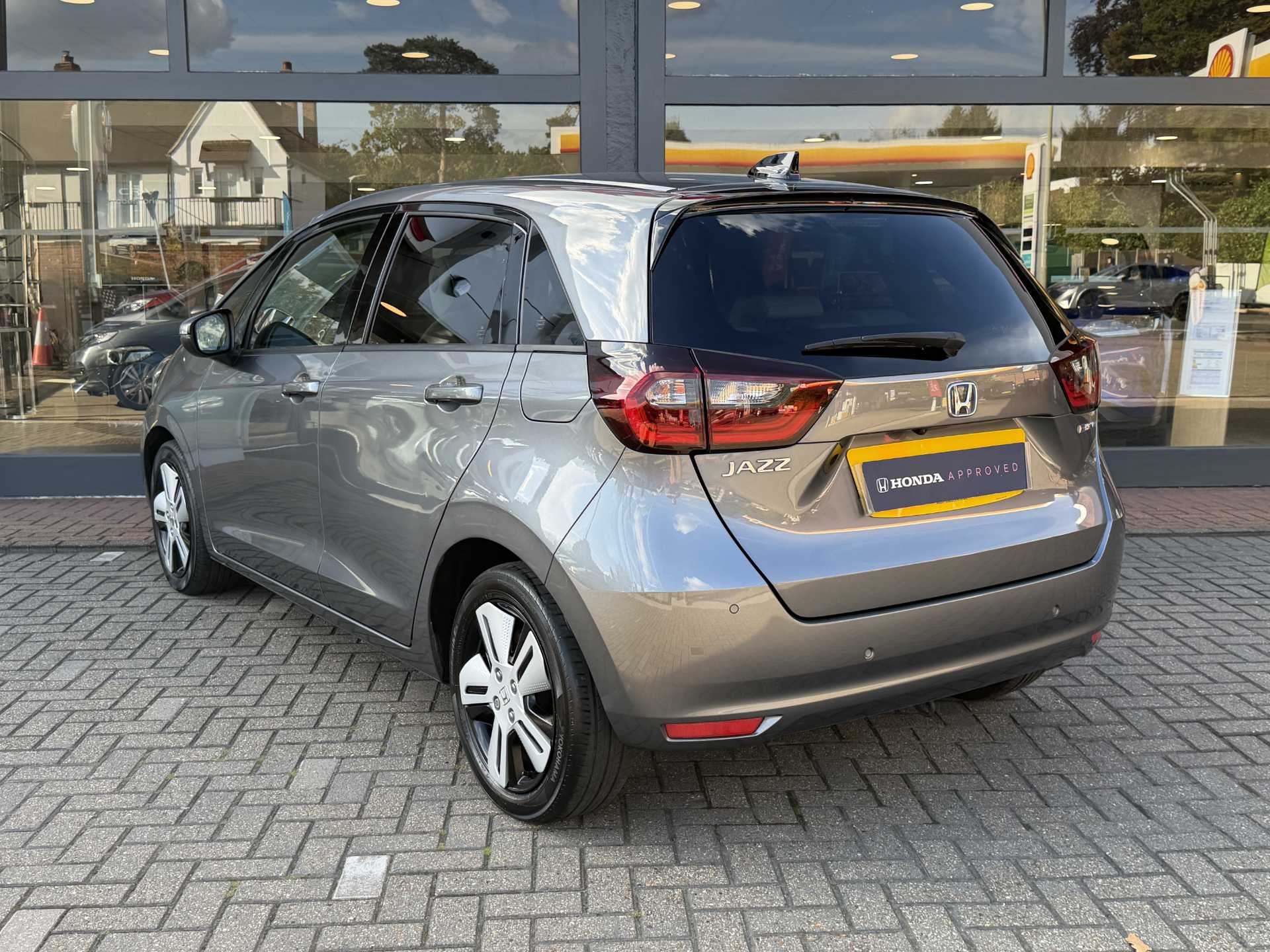 Honda Jazz 1.5 i-MMD Hybrid EX 5dr eCVT - Image 3
