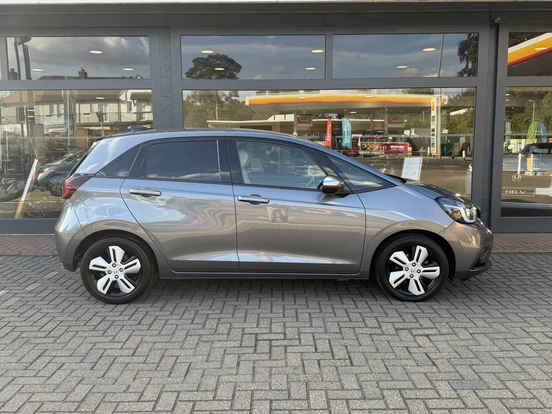 Honda Jazz 1.5 i-MMD Hybrid EX 5dr eCVT - Image 5