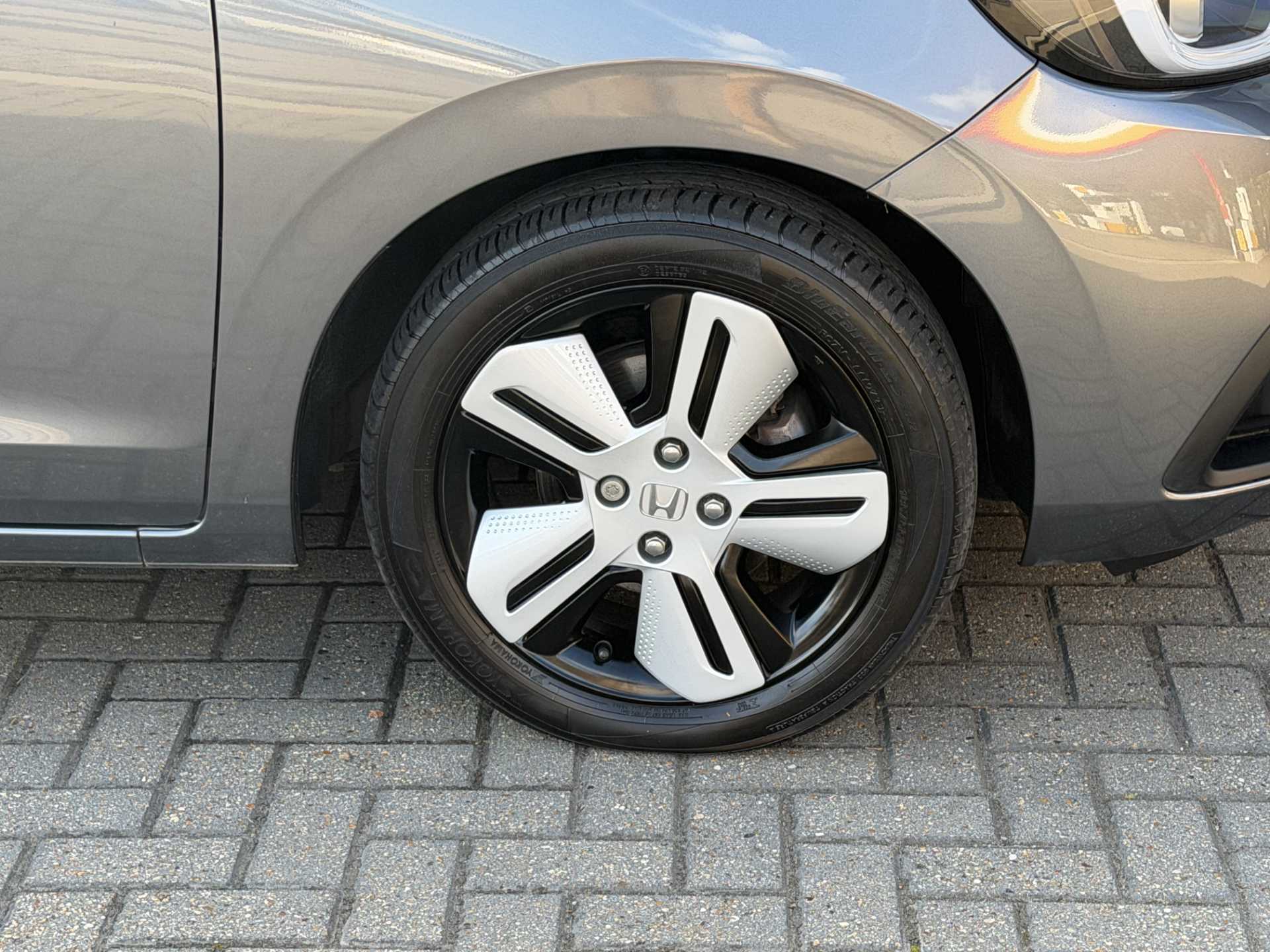 Honda Jazz 1.5 i-MMD Hybrid EX 5dr eCVT - Image 9