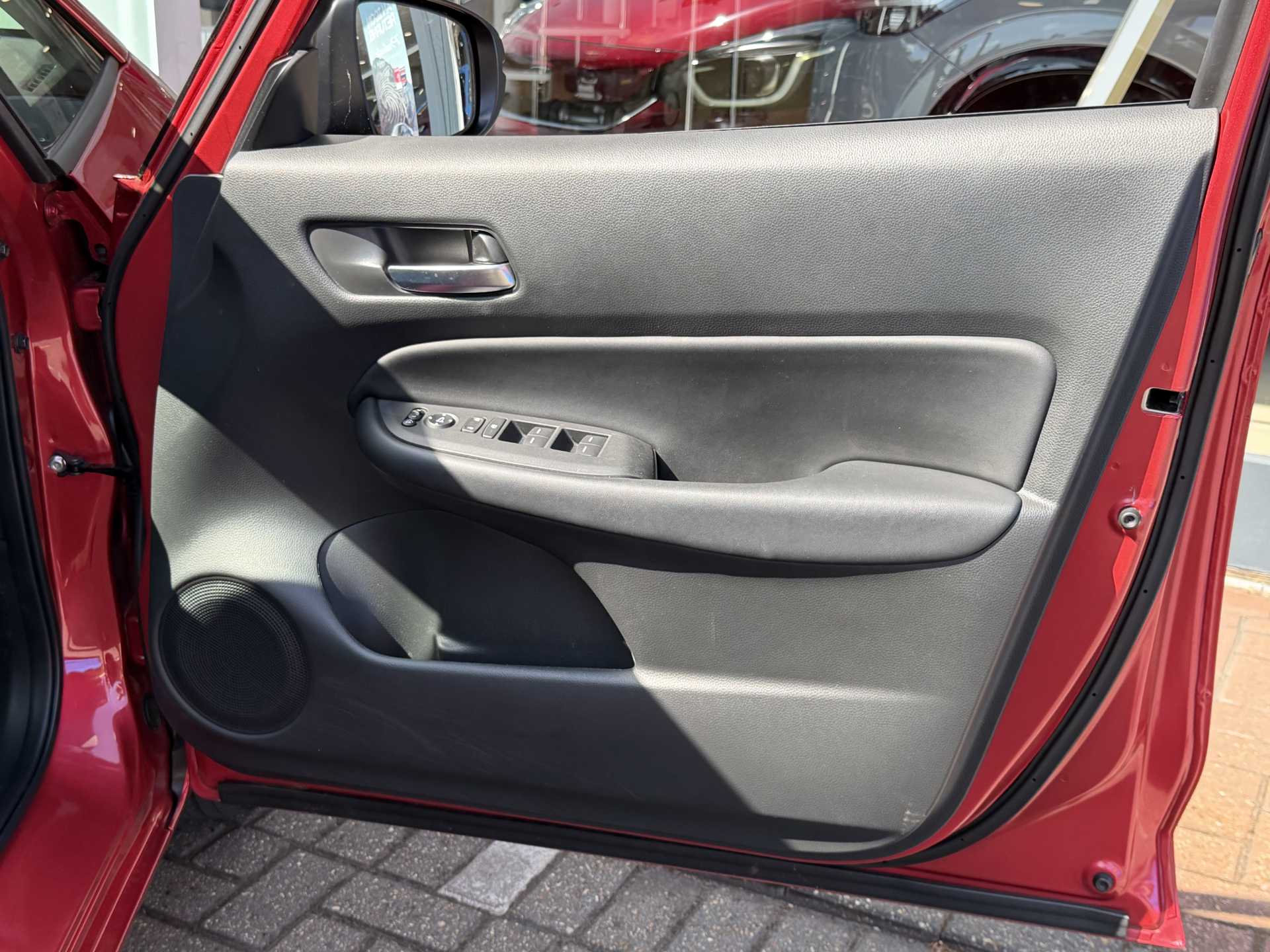 Honda Jazz 1.5 i-MMD Hybrid EX 5dr eCVT — image 17