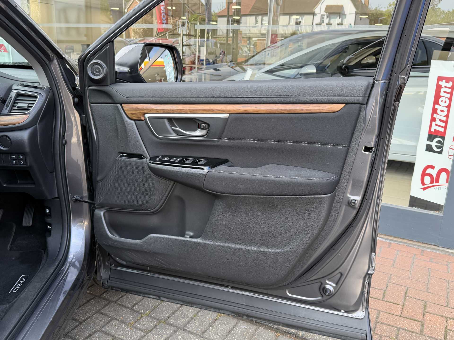 Honda CR-V 1.5 VTEC Turbo SE 5dr CVT - Image 17