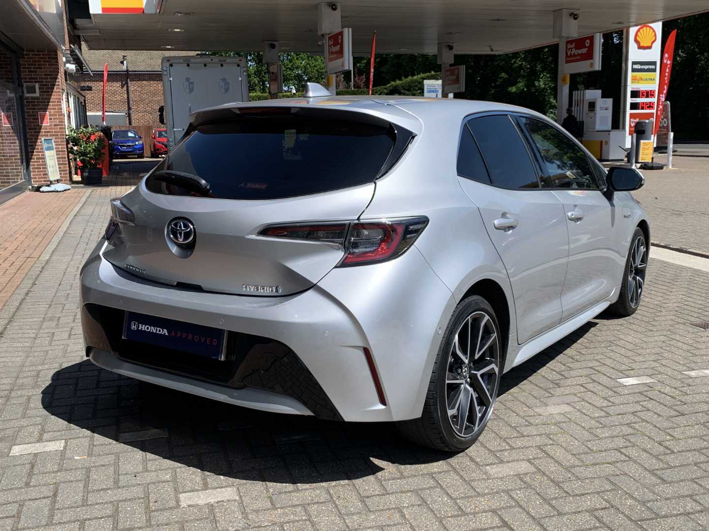 Toyota COROLLA 1.8 VVT-i Hybrid Excel 5dr CVT - Image 12