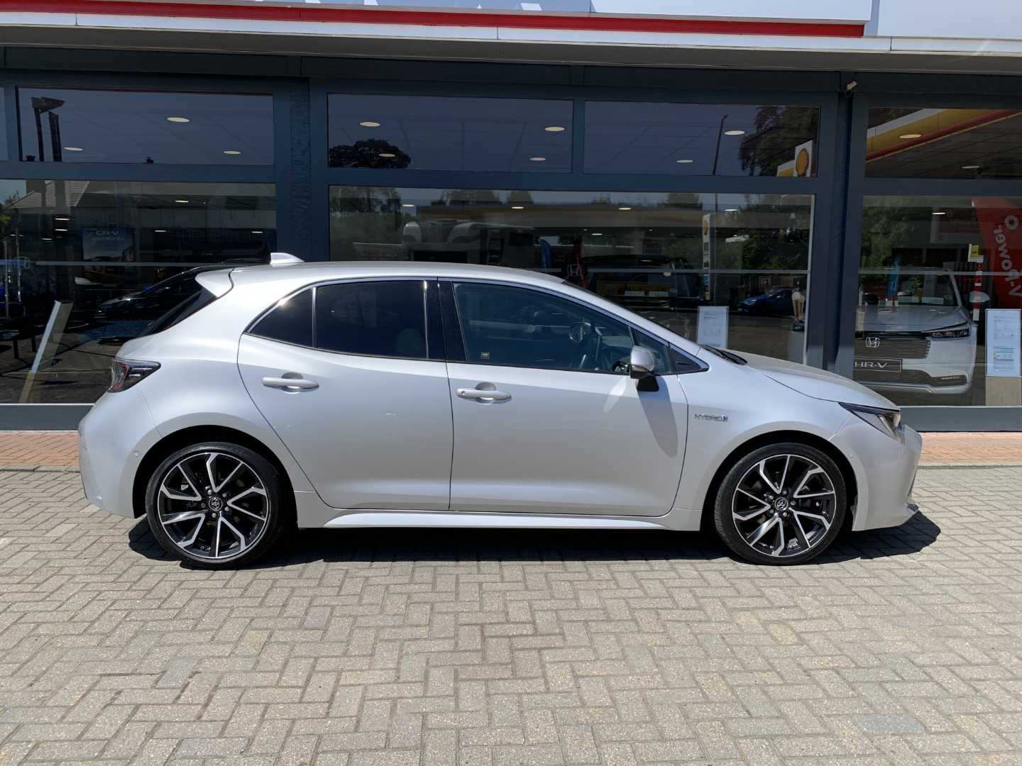 Toyota COROLLA 1.8 VVT-i Hybrid Excel 5dr CVT - Image 5