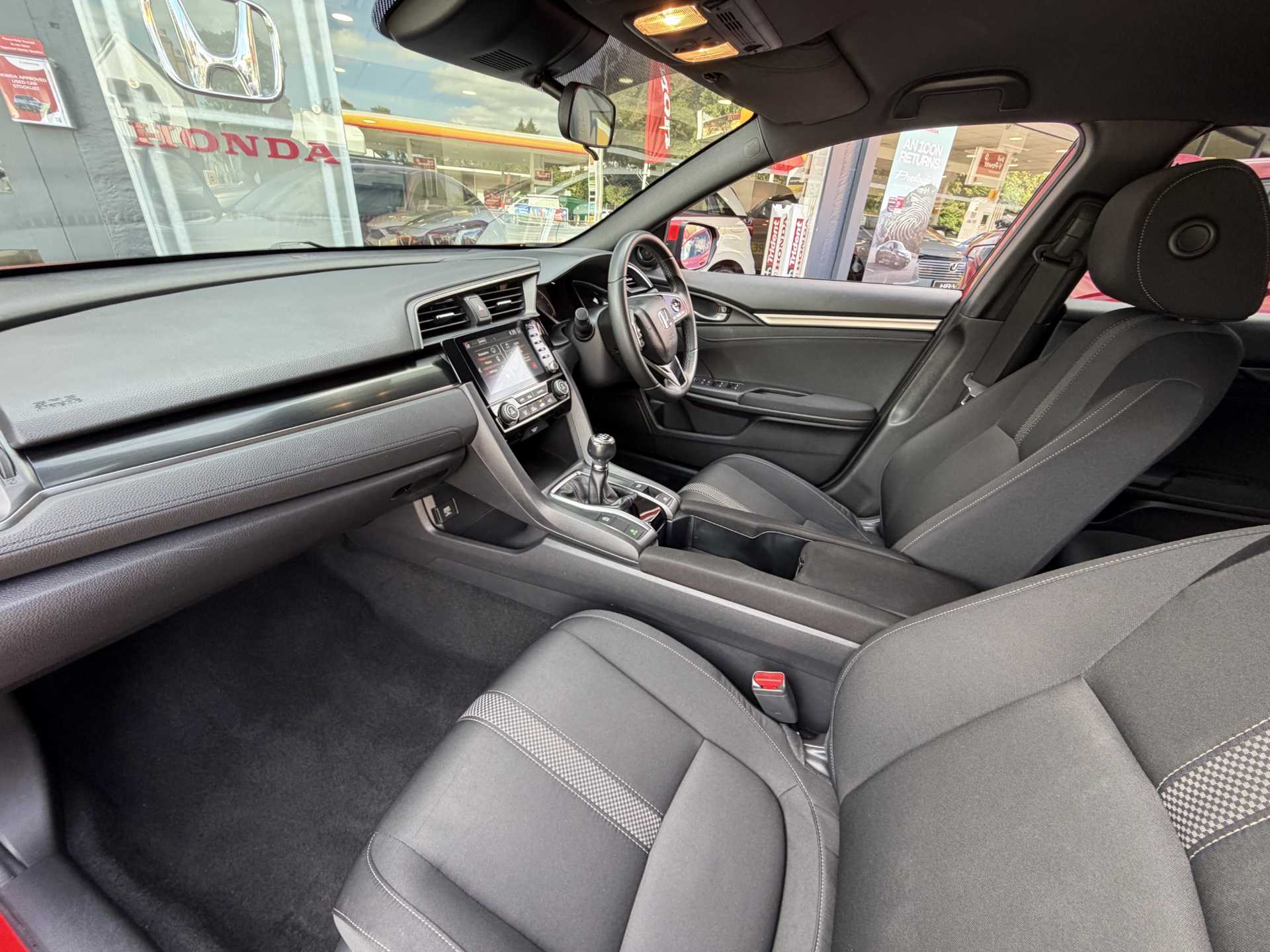 Honda Civic 1.5 VTEC Turbo Sport 5dr - Image 2