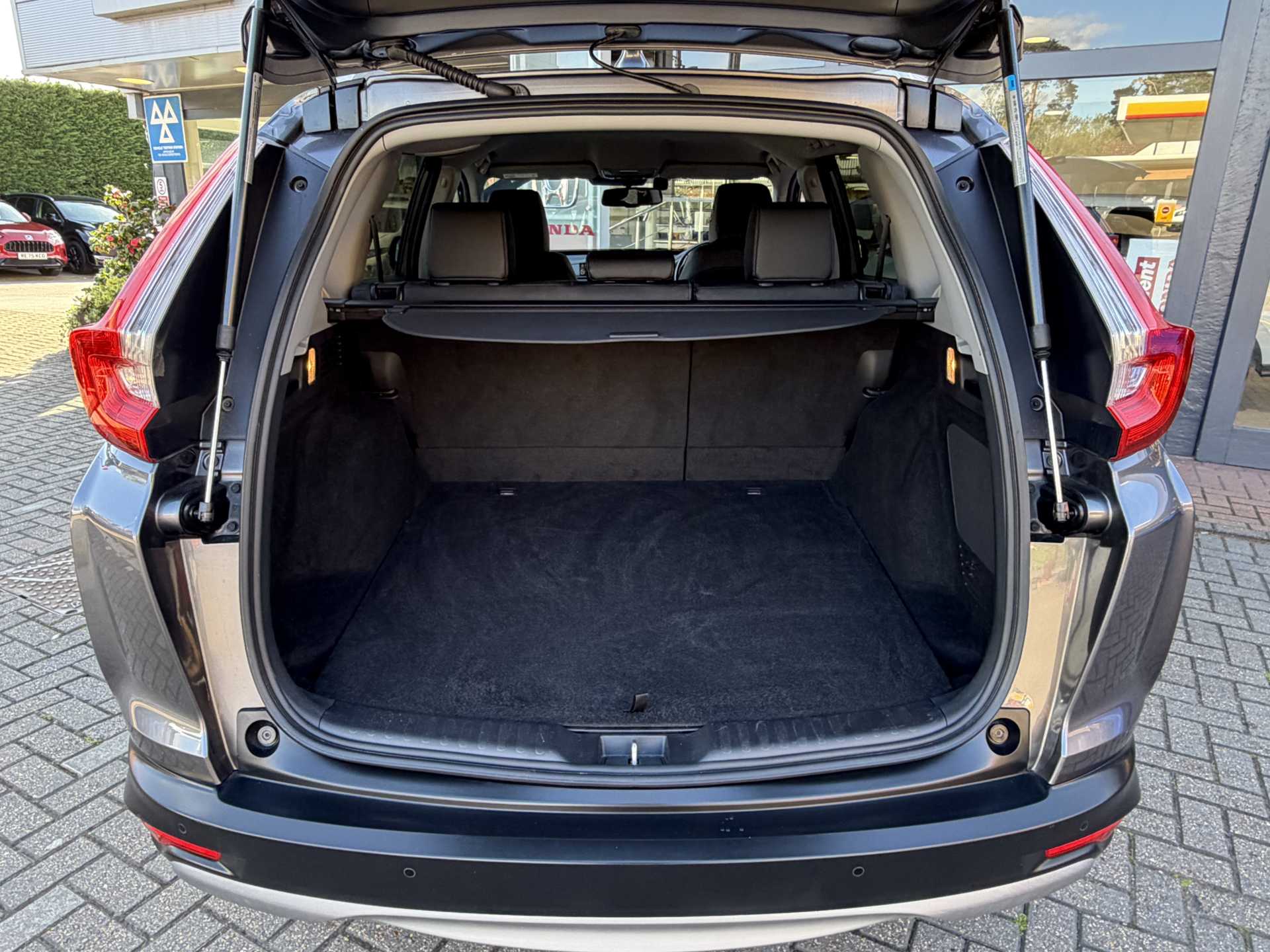 Honda CR-V 2.0 i-MMD Hybrid SR 5dr eCVT - Image 13