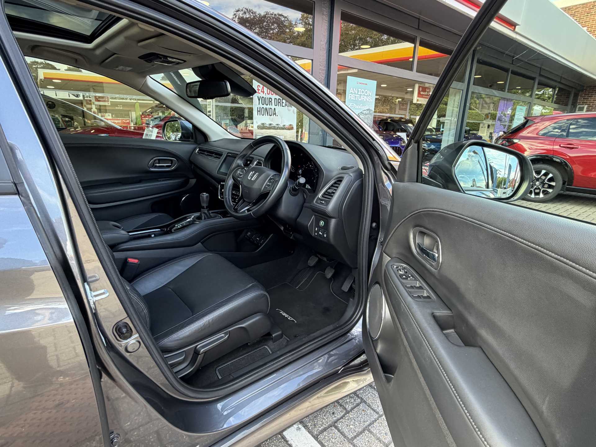 Honda HR-V 1.5 i-VTEC EX 5dr — image 15