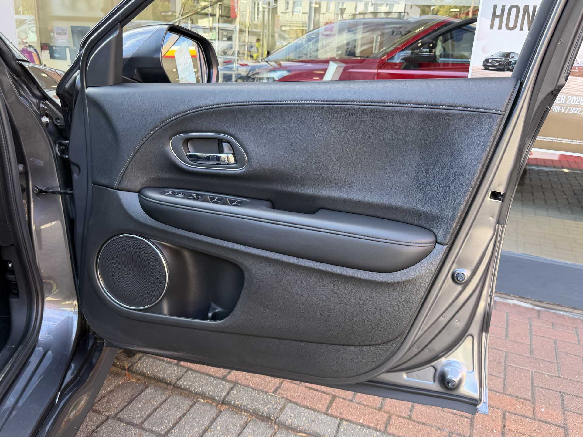 Honda HR-V 1.5 i-VTEC EX 5dr — image 17